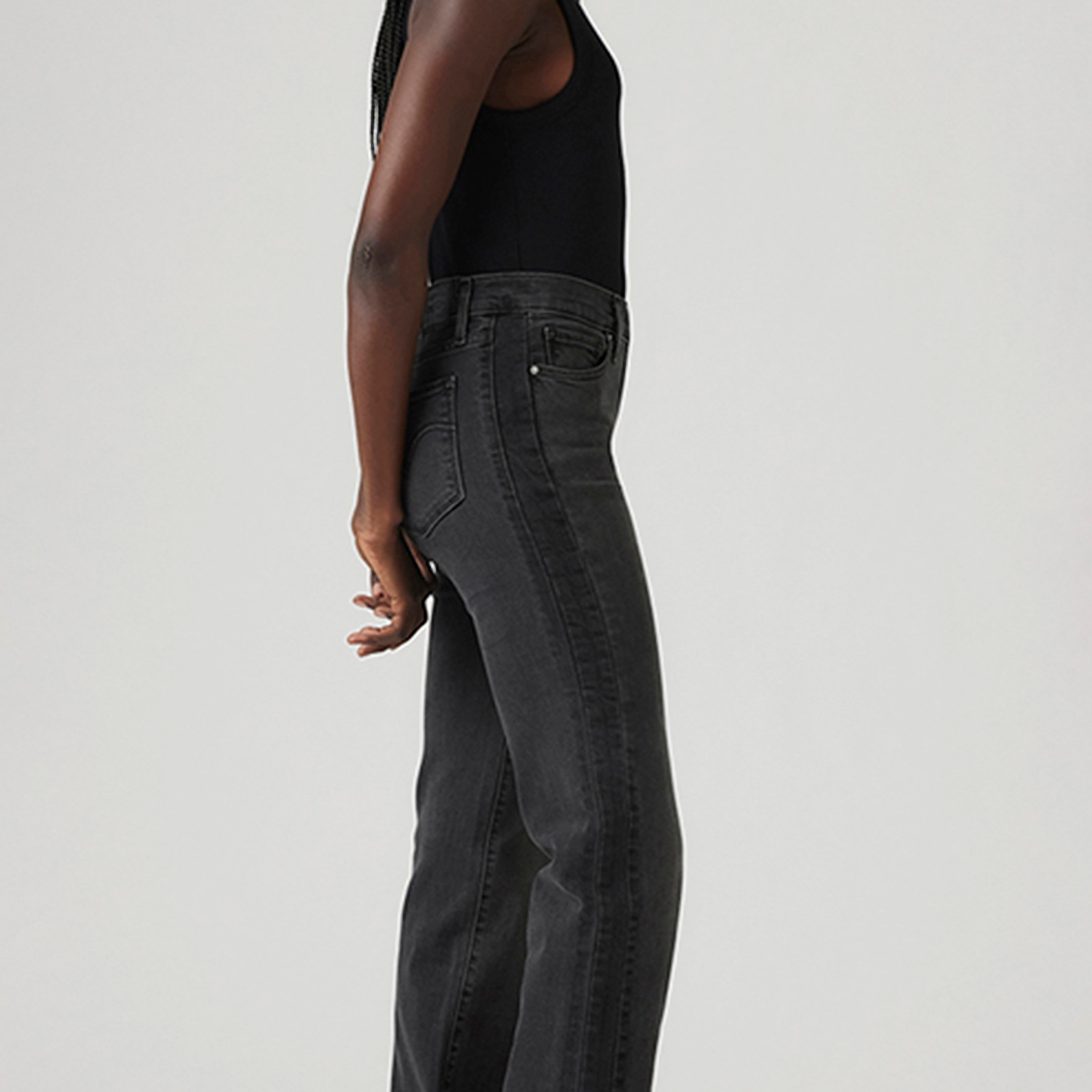 بنطلون جينز نسائي 314 بقصة مستقيمة وخمسة جيوب باللون الأسود مقاس 30 من ليفايس-women-clothing-bottoms-jeans-image-2