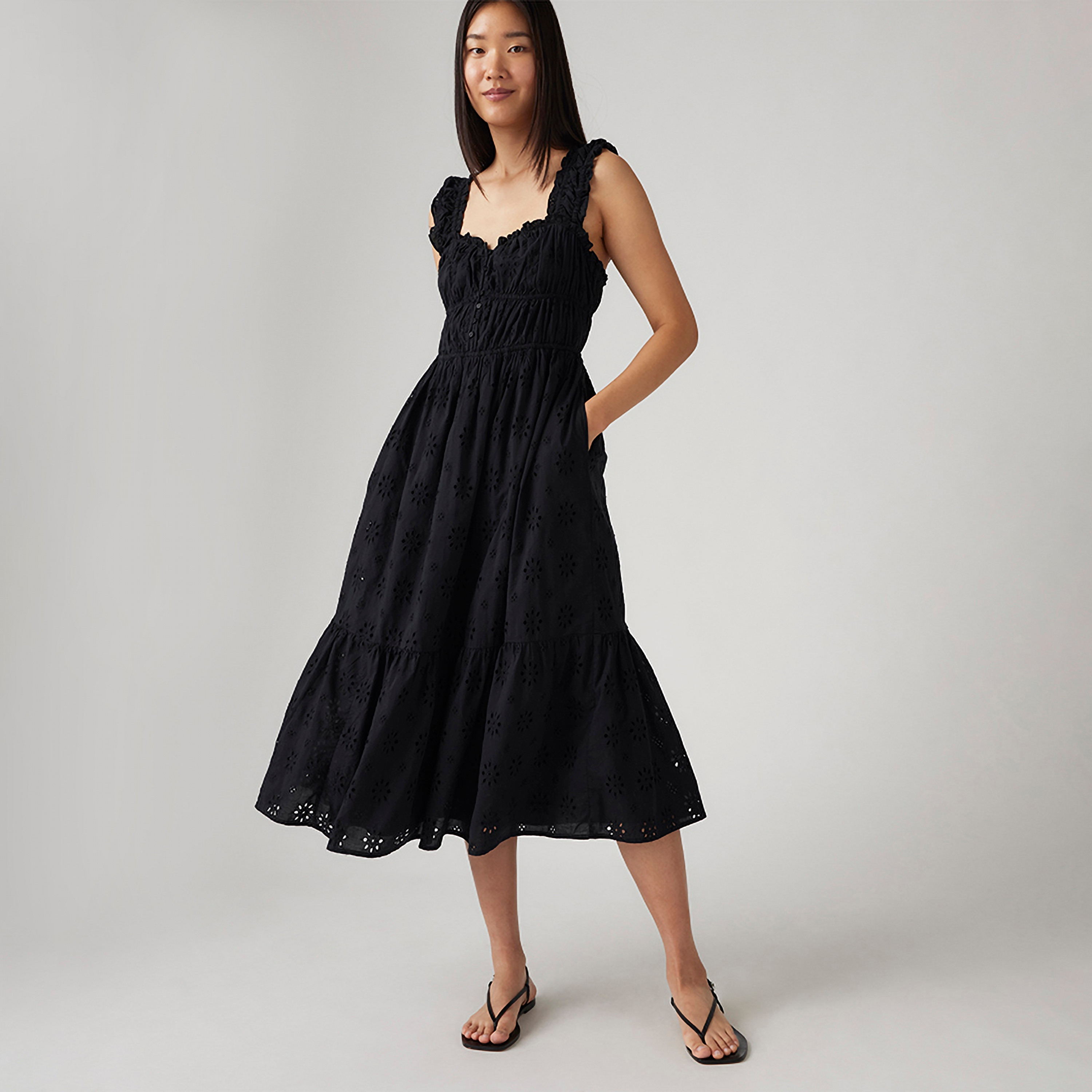 فستان شيفلي متوسط الطول من القطن بحمالات كتف للنساء أسود من ليفايس-women-clothing-dresses-image-2