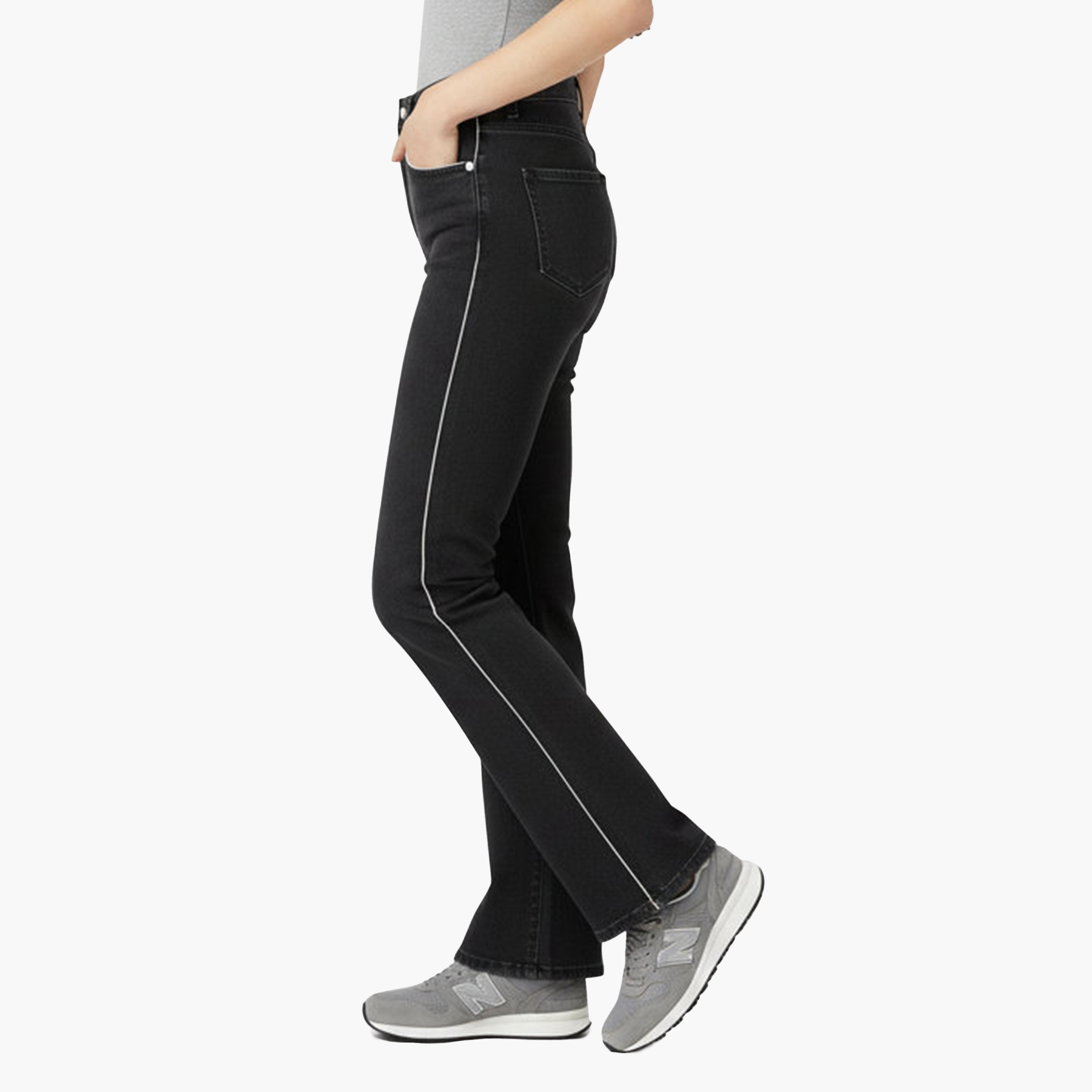 جينز حريمي بقصة "بوي فريند"، أسود بـ 4 جيوب، مقاس 30 من ليفايس-women-clothing-bottoms-jeans-image-4