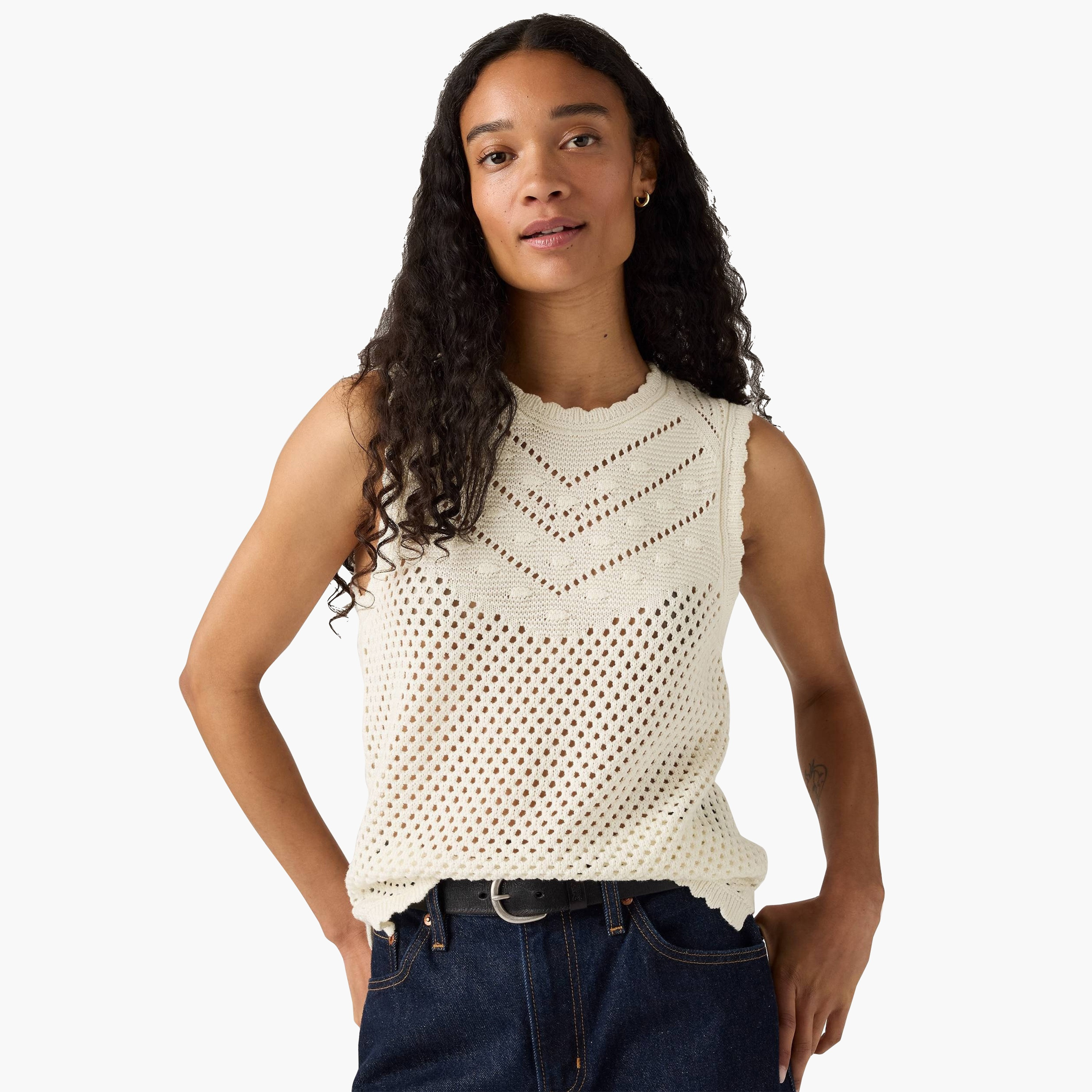 بلوزة نسائية بدون أكمام محبوكة بياقة دائرية من ليفايس-women-clothing-shirtsandblouses-blouses-image-2