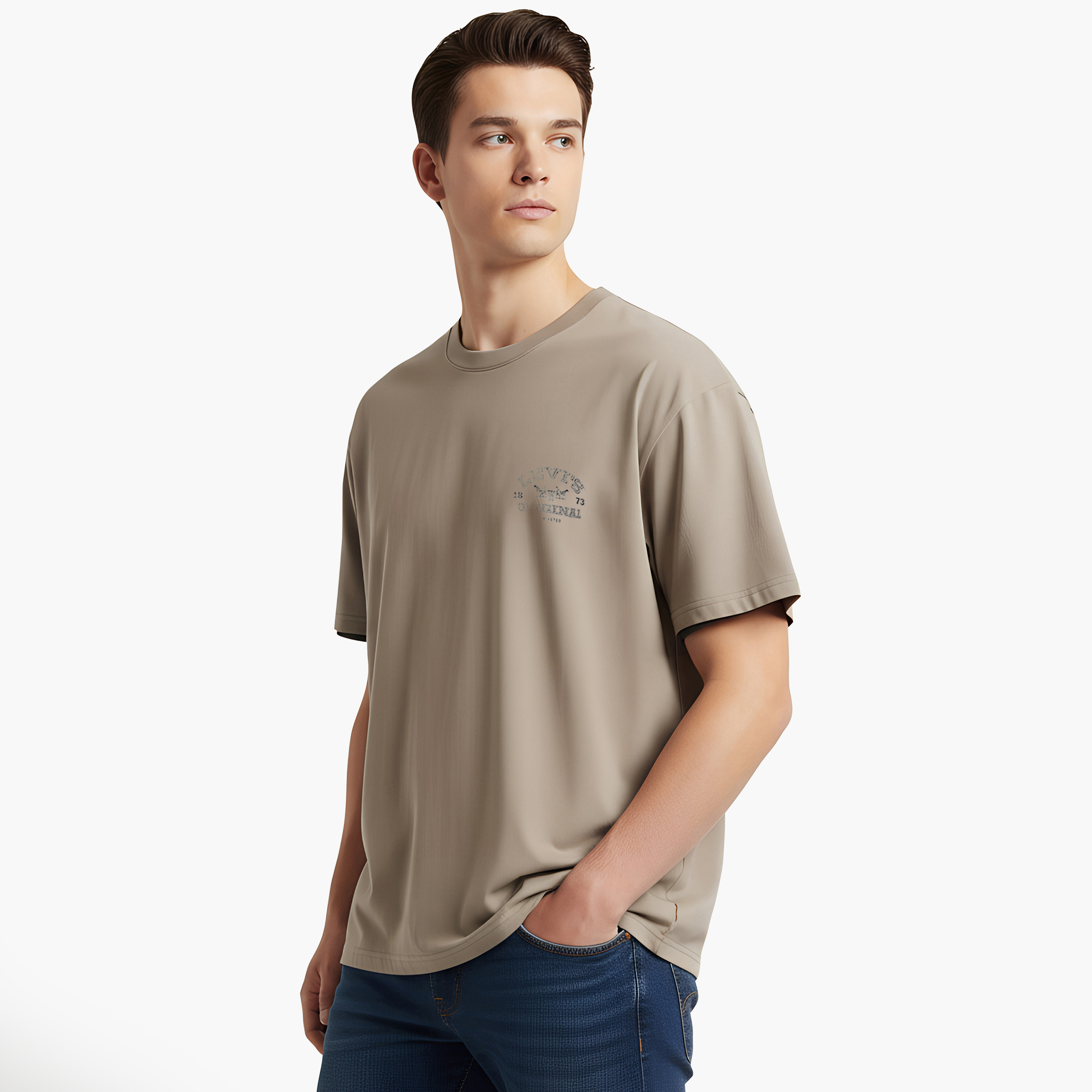 تي شيرت رجالي بأكمام قصيرة وياقة دائرية وشعار من ليفايس-men-clothing-tshirtsandpolos-tshirts-image-3