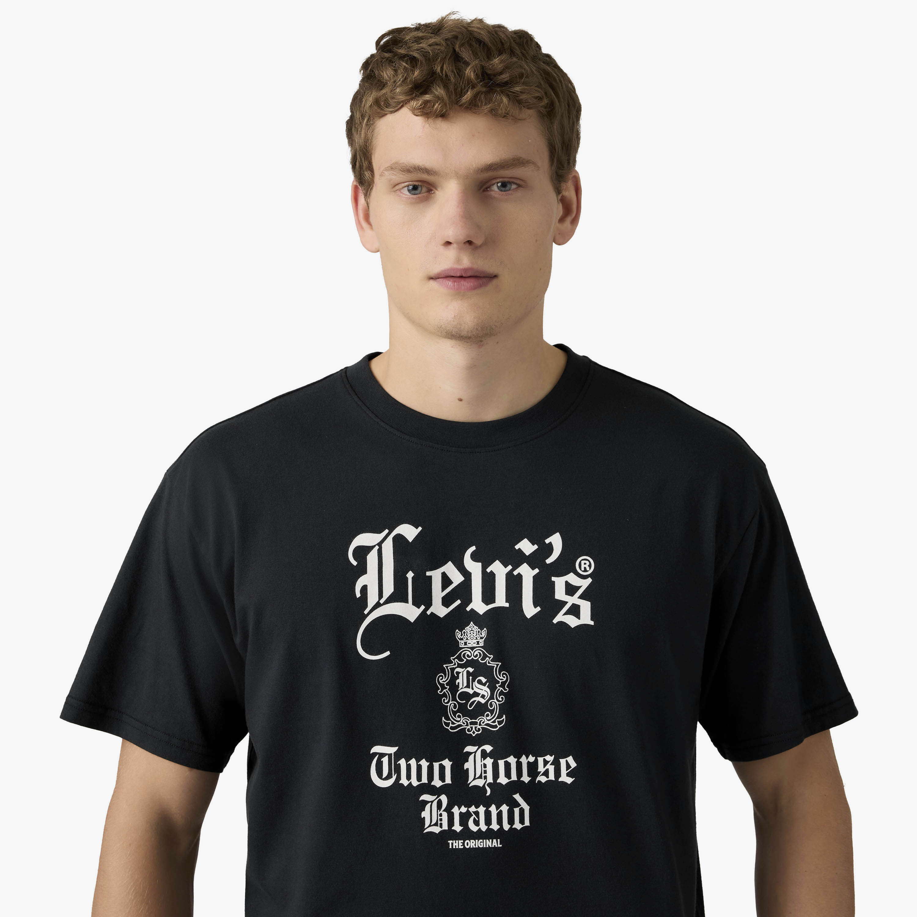 تي شيرت رجالي بطبعة نصية ورقبة دائرية وأكمام قصيرة من ليفايس-men-clothing-tshirtsandpolos-tshirts-image-2