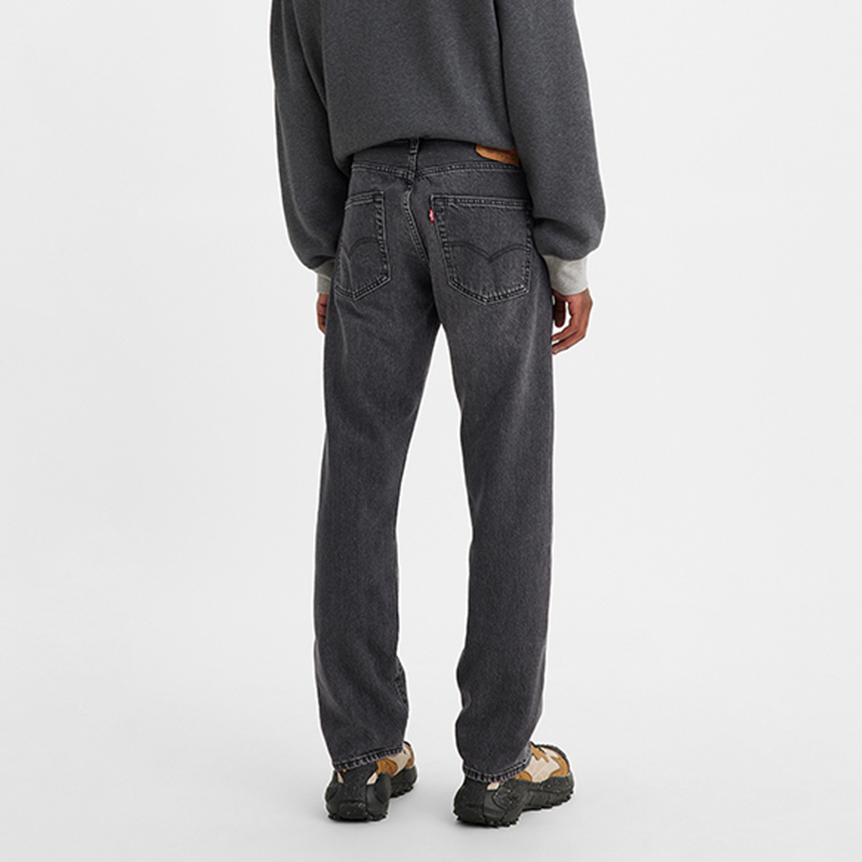 بنطلون جينز رجالي رمادي بقصة مستقيمة وخمسة جيوب، مقاس 32 من ليفايس-men-clothing-bottoms-jeans-image-4