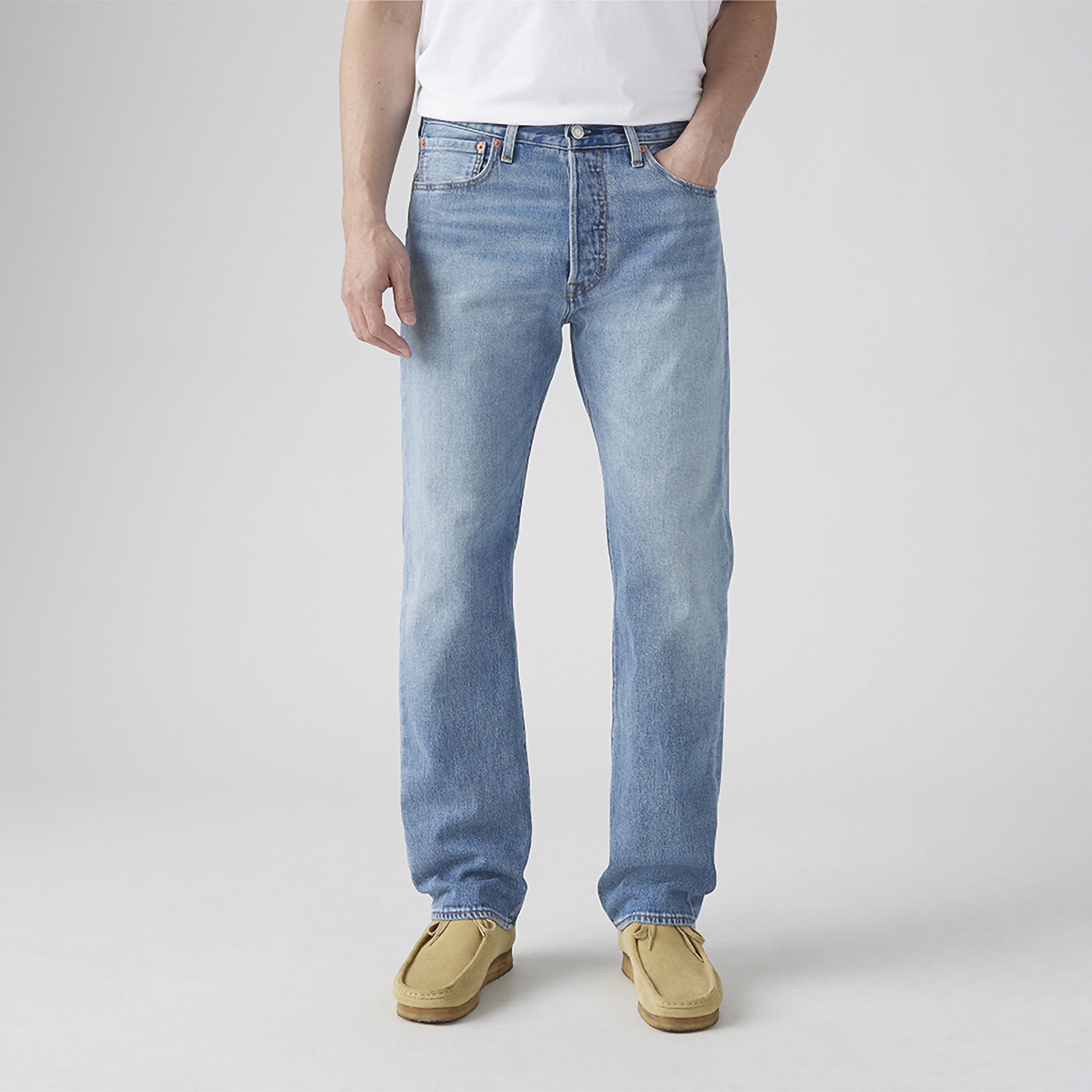 بنطلون جينز رجالي 501 بقصة مستقيمة وخمسة جيوب باللون الأزرق مقاس 32 من ليفايس-men-clothing-bottoms-jeans-image-1
