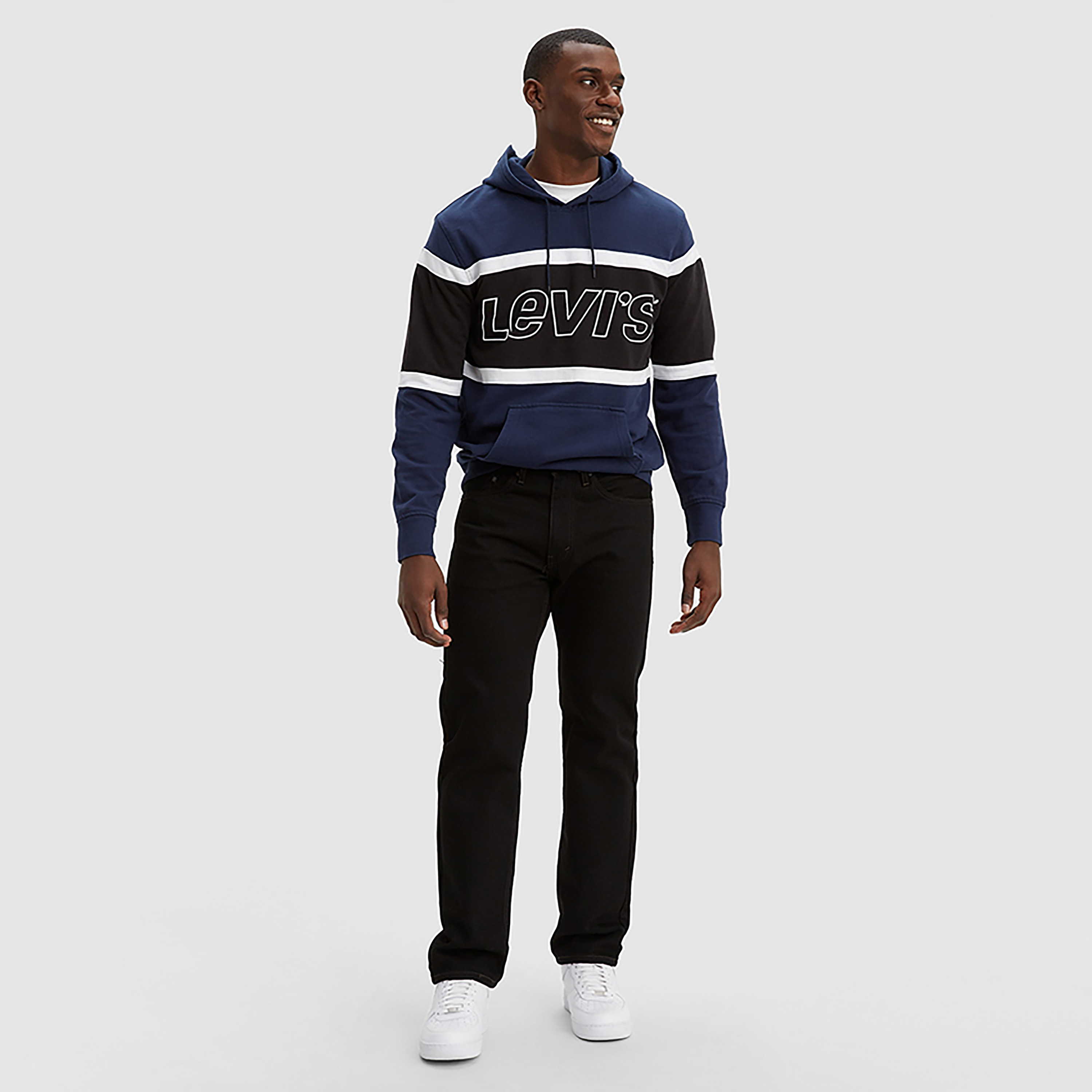 بنطلون جينز 505 بقصة عادية للرجال باللون الاسود بخمسة جيوب من ليفايس-men-clothing-jeans-image-2