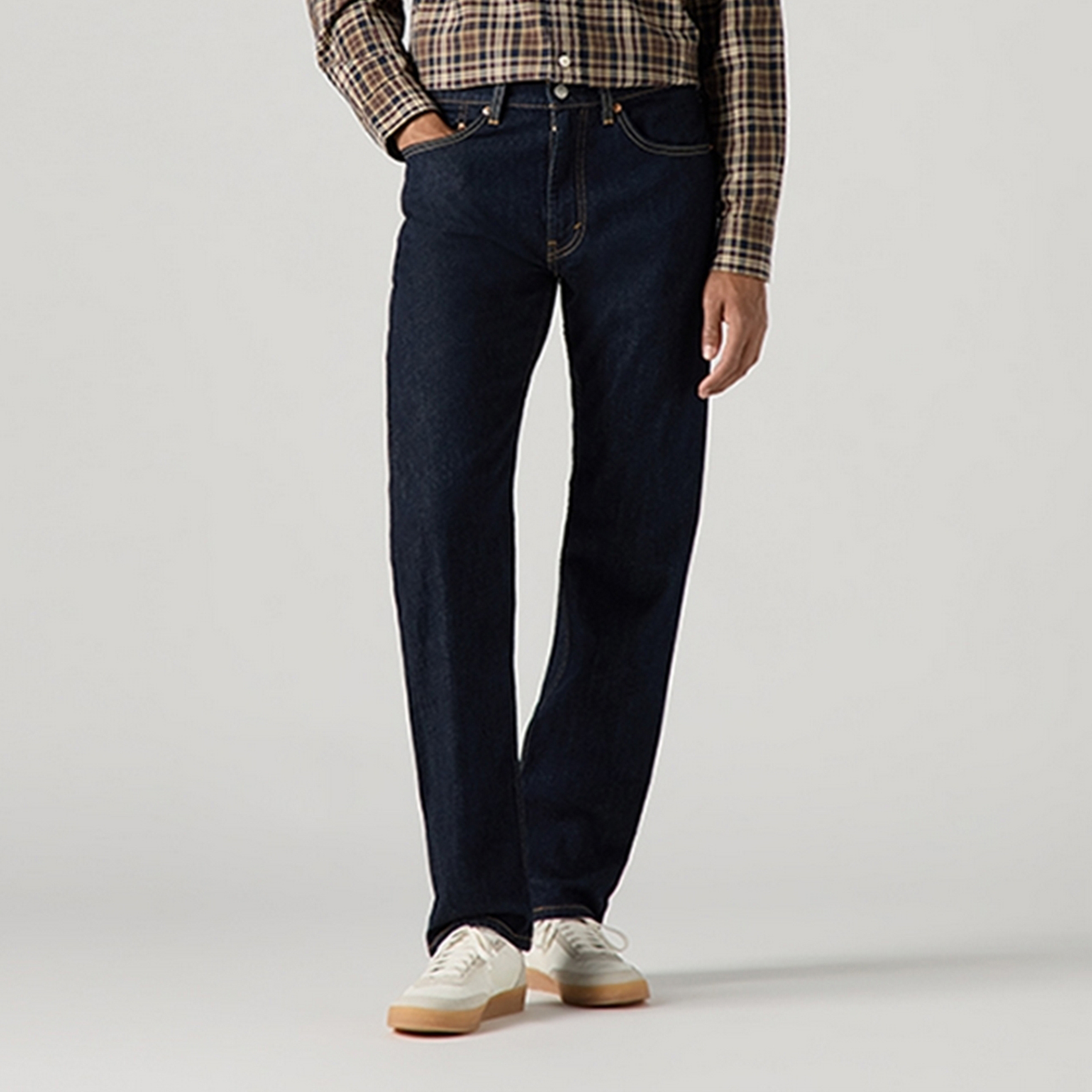 بنطلون جينز رجالي 505 بقصة مستقيمة وخمسة جيوب باللون الأزرق مقاس 32 من ليفايس-men-clothing-bottoms-jeans-image-1