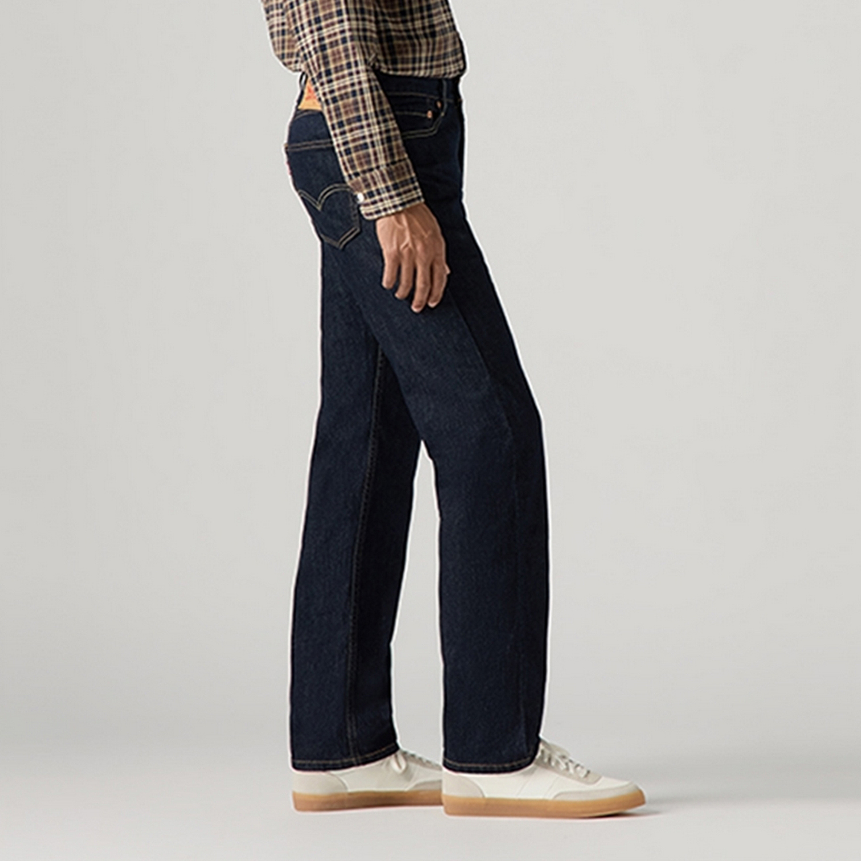 بنطلون جينز رجالي 505 بقصة مستقيمة وخمسة جيوب باللون الأزرق مقاس 32 من ليفايس-men-clothing-bottoms-jeans-image-3