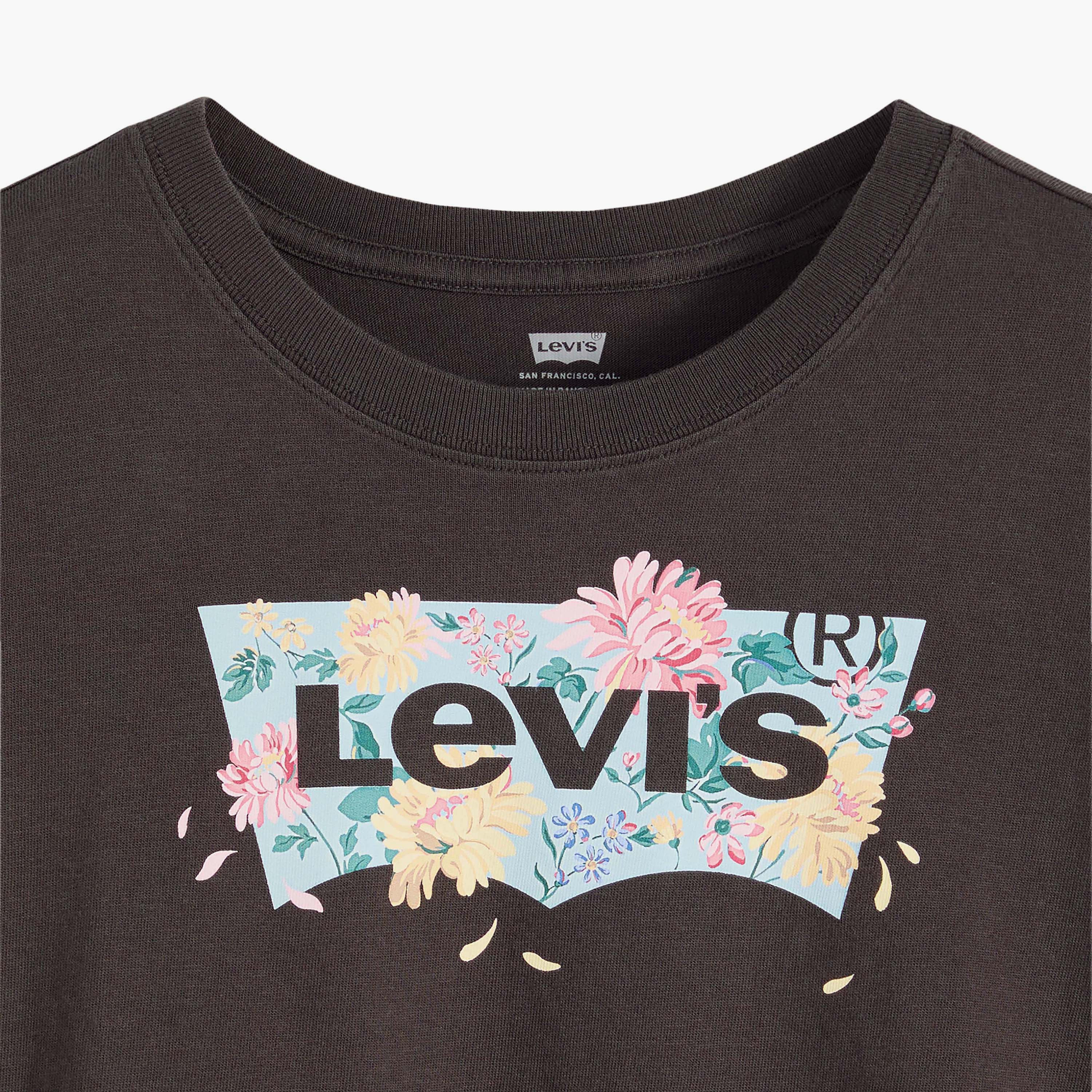 تيشيرت حريمي بأكمام قصيرة وياقة دائرية، بطبعة زهور جرافيك من ليفايس.-women-clothing-tshirts-image-6