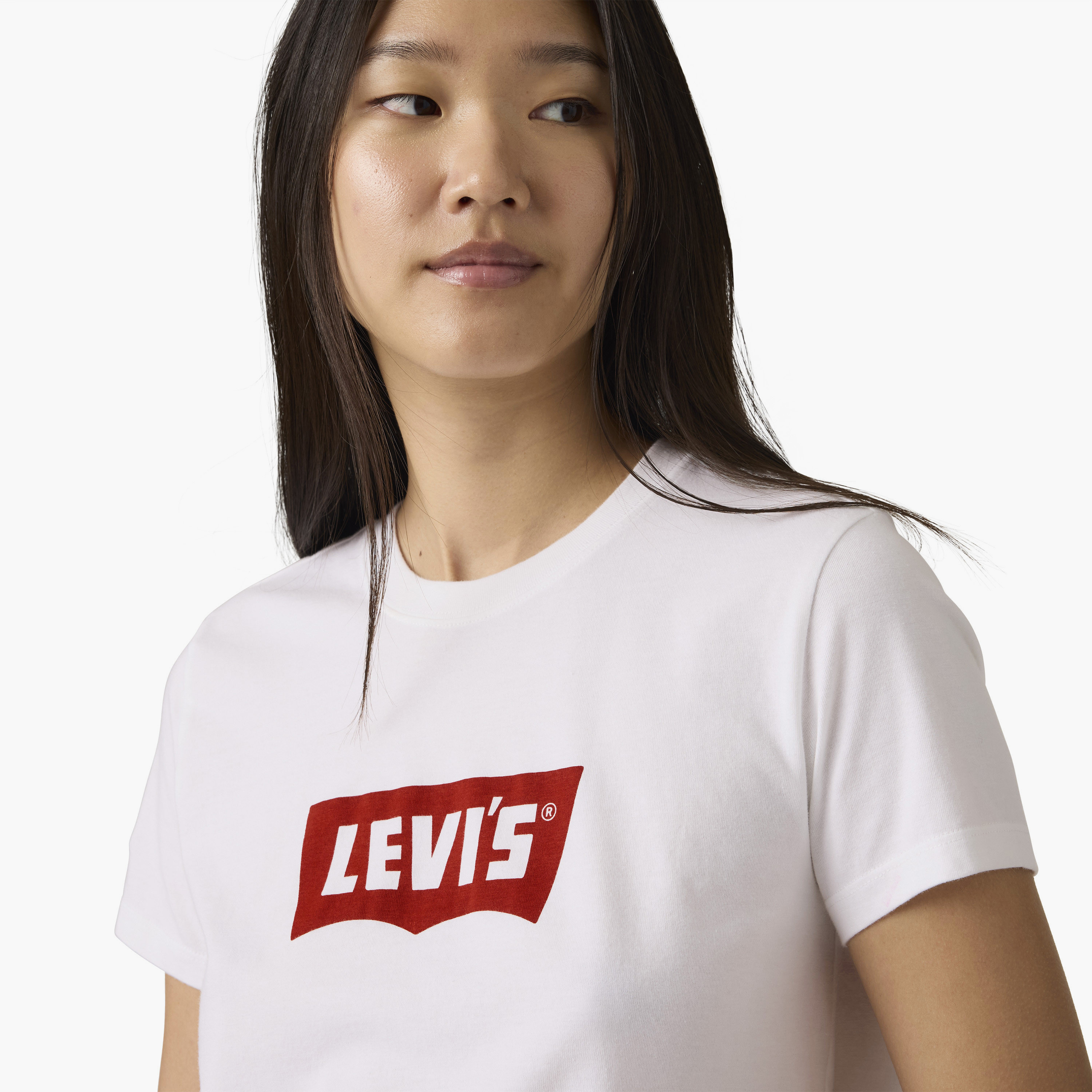 تيشيرت حريمي بأكمام قصيرة وياقة دائرية، بطبعة زهور جرافيك من ليفايس.-women-clothing-tshirts-image-2