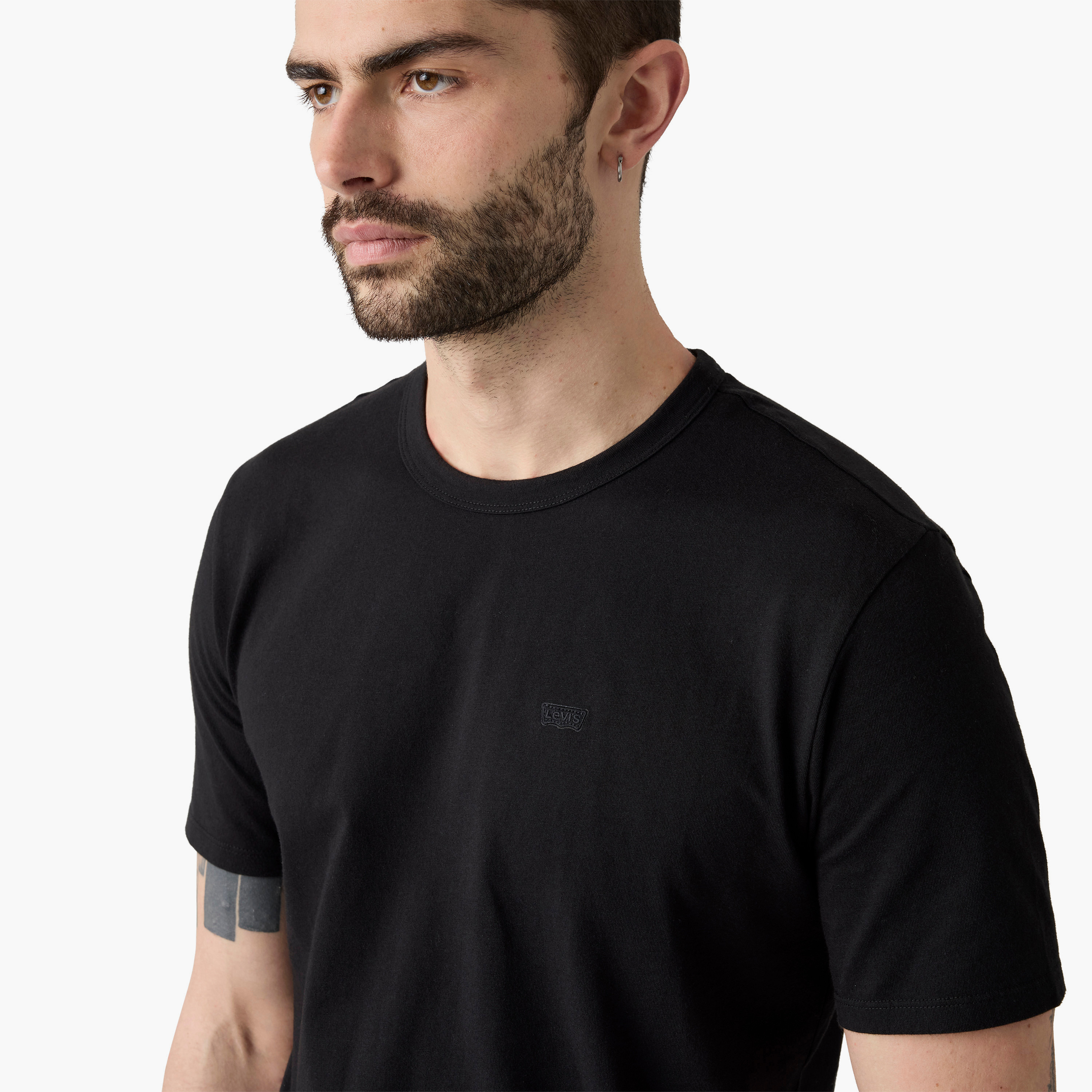 تي شيرت رجالي سادة بياقة دائرية وأكمام قصيرة من ليفايس-men-clothing-tshirtsandpolos-tshirts-image-2