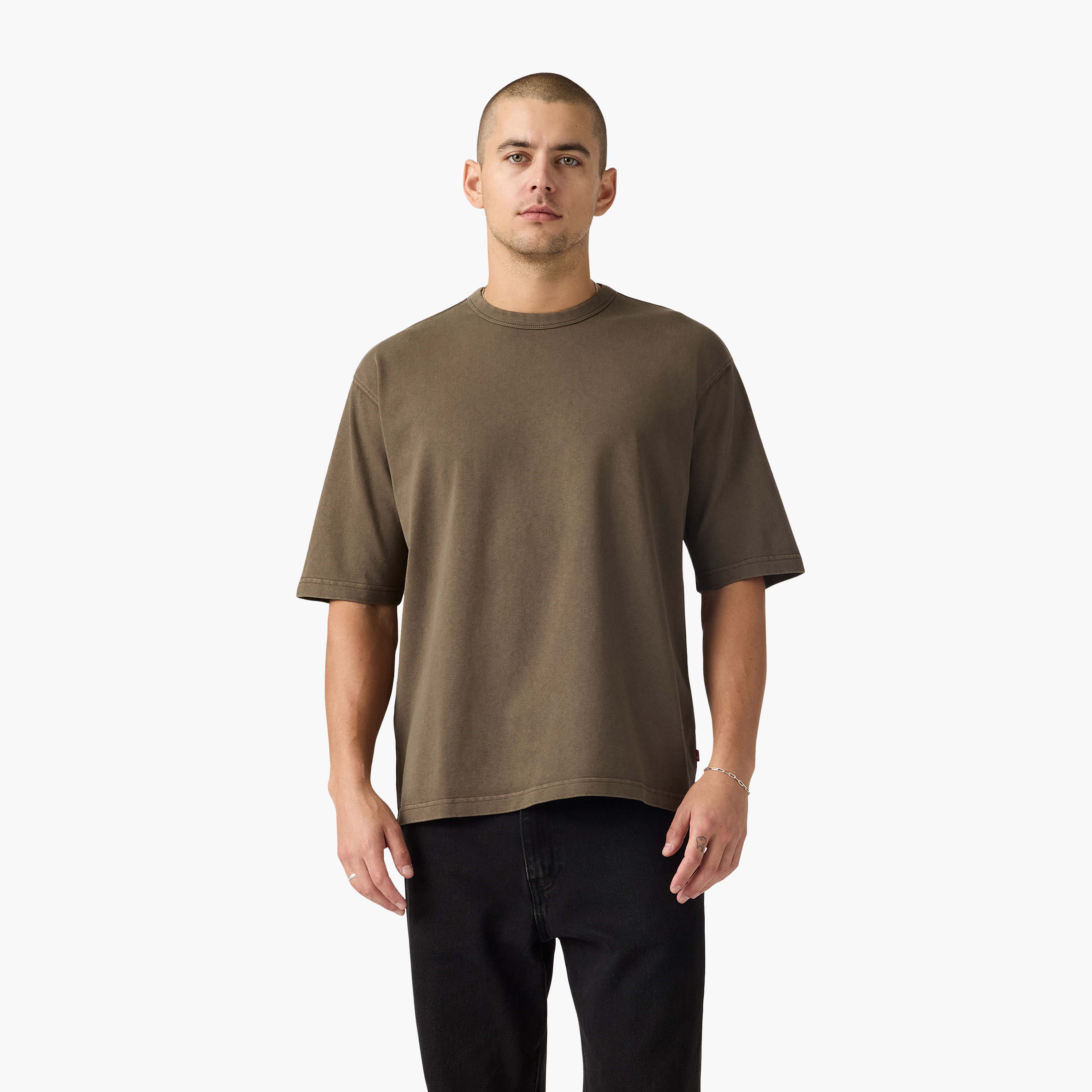 تي شيرت رجالي سادة بياقة دائرية وأكمام قصيرة من ليفايس-men-clothing-tshirtsandpolos-tshirts-image-1