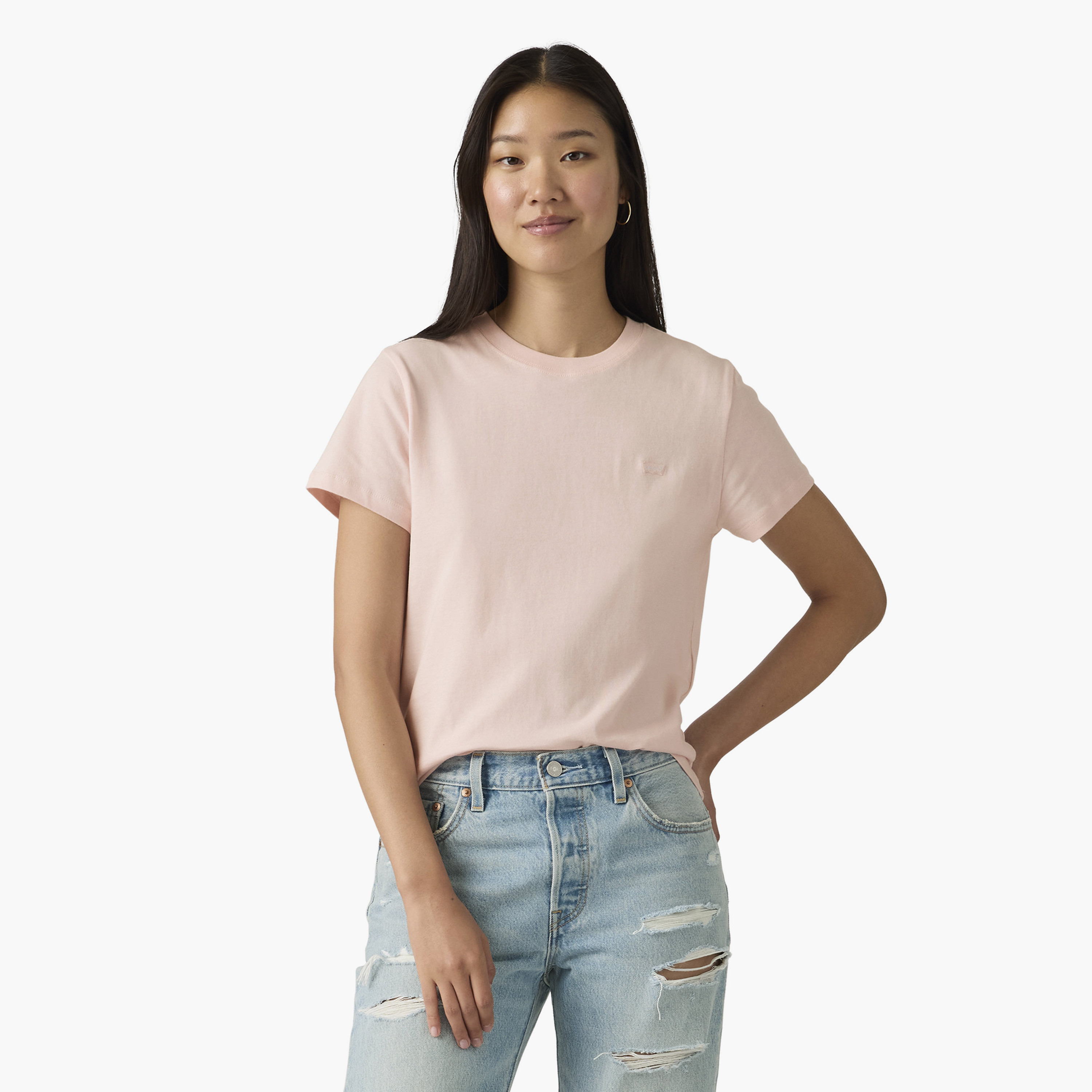 تي شيرت نسائي سادة بأكمام قصيرة ورقبة دائرية من ليفايس-women-clothing-tshirts-image-1