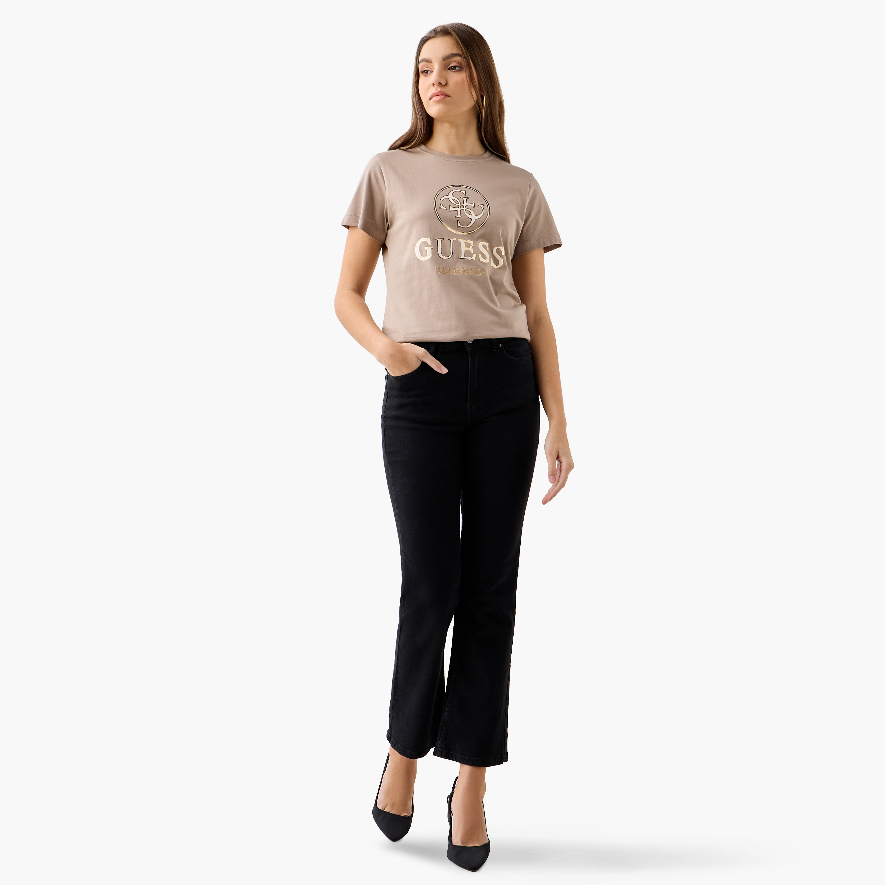 تيشيرت بياقة ضيقة وأكمام قصيرة وطبعات شعار من جيس-women-clothing-tshirts-image-2