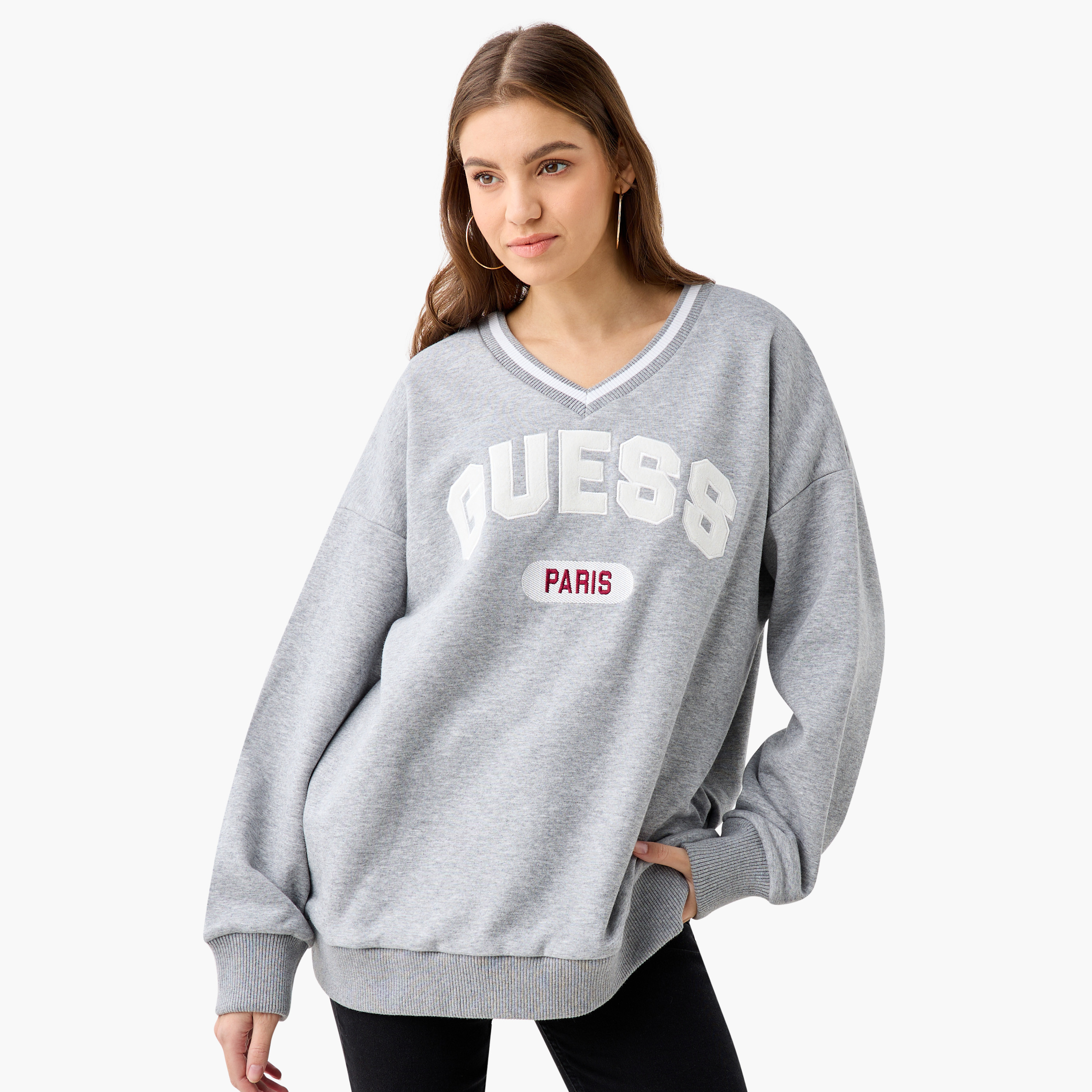 سويت شيرت بياقة V وأكمام طويلة وتفاصيل شعار من جيس-women-winterwear-hoodiesandsweatshirts-sweatshirts-image-1