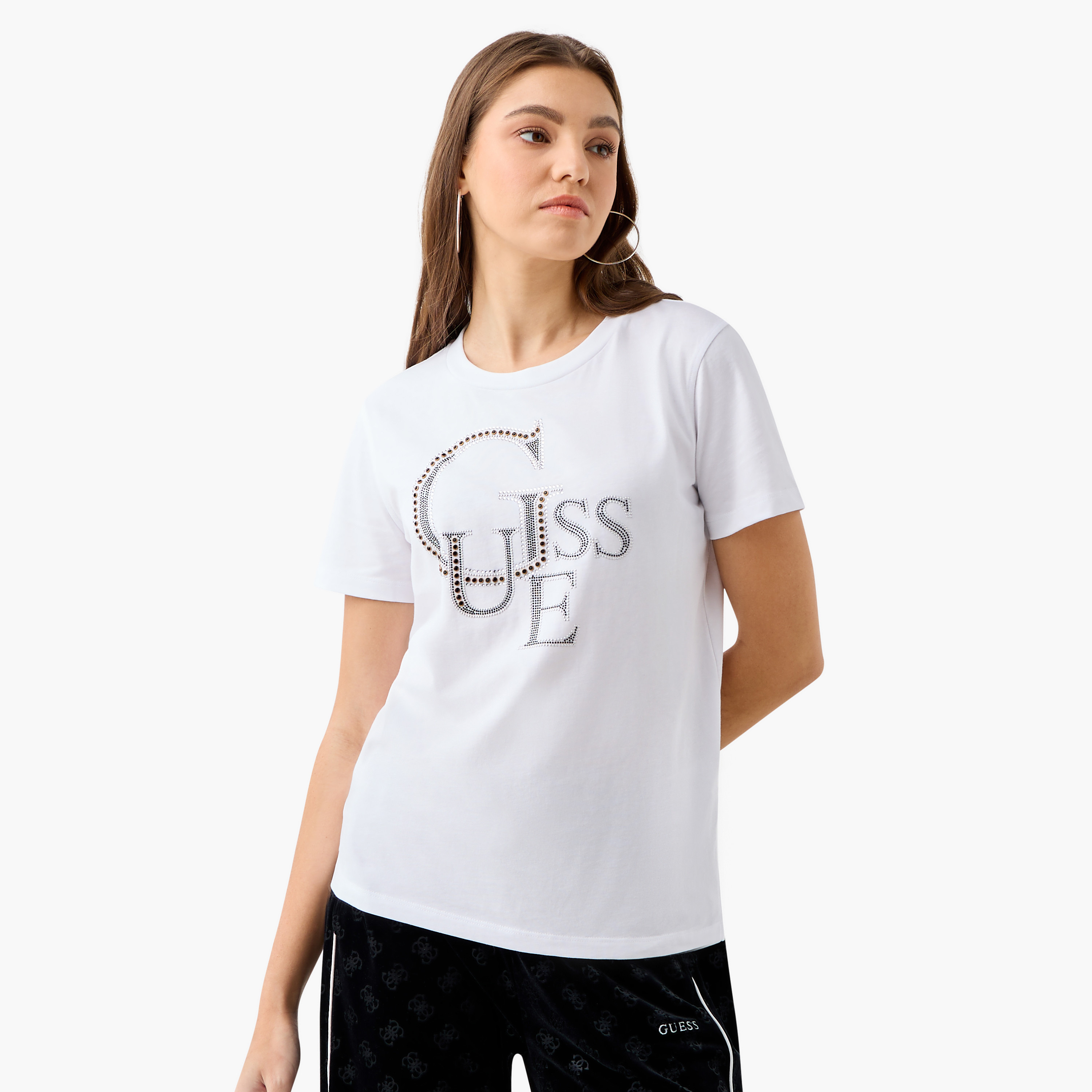 تيشيرت مزين بشعار بياقة مستديرة وأكمام قصيرة من جيس-women-clothing-tshirts-image-1