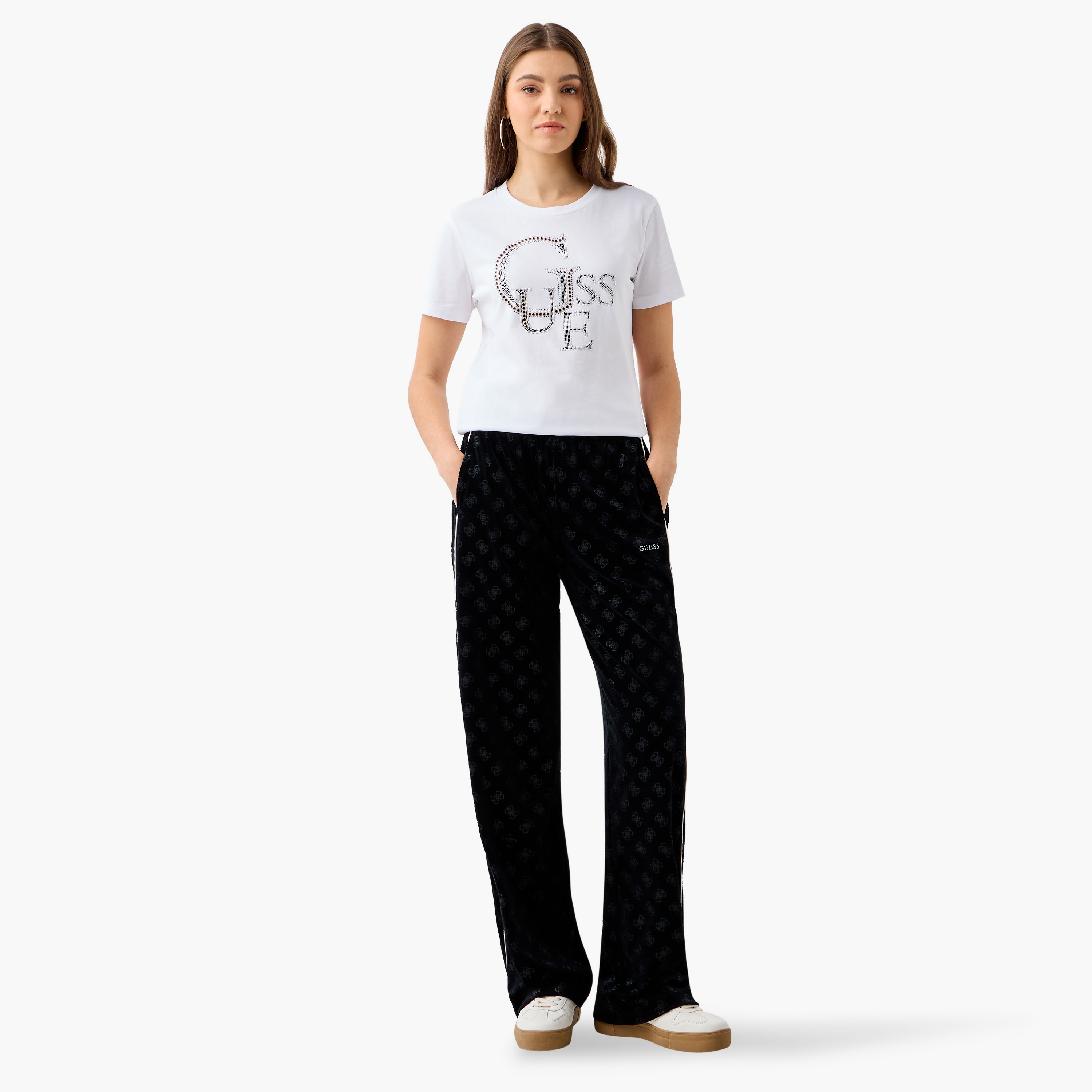 تيشيرت مزين بشعار بياقة مستديرة وأكمام قصيرة من جيس-women-clothing-tshirts-image-2