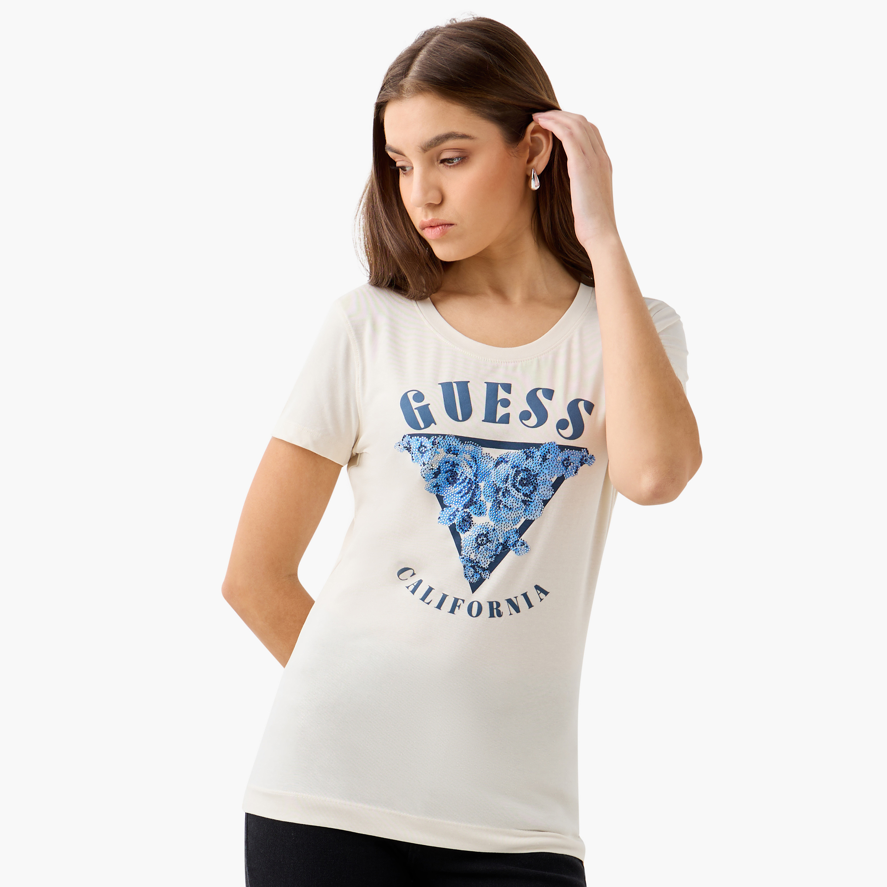 تيشيرت بياقة مستديرة وأكمام قصيرة وطبعات شعار من جيس-women-clothing-shirtsandblouses-blouses-image-1