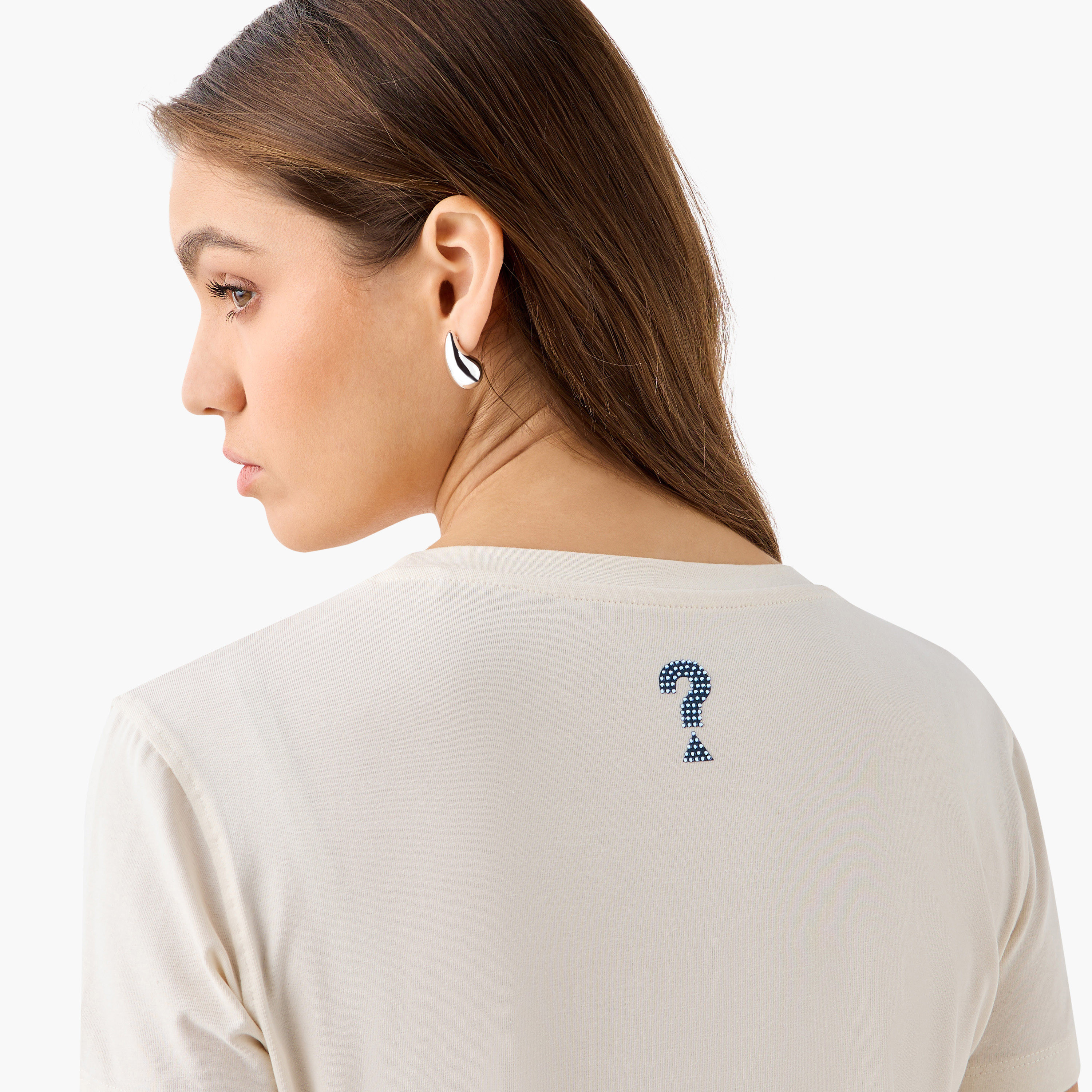 تيشيرت بياقة مستديرة وأكمام قصيرة وطبعات شعار من جيس-women-clothing-shirtsandblouses-blouses-image-5