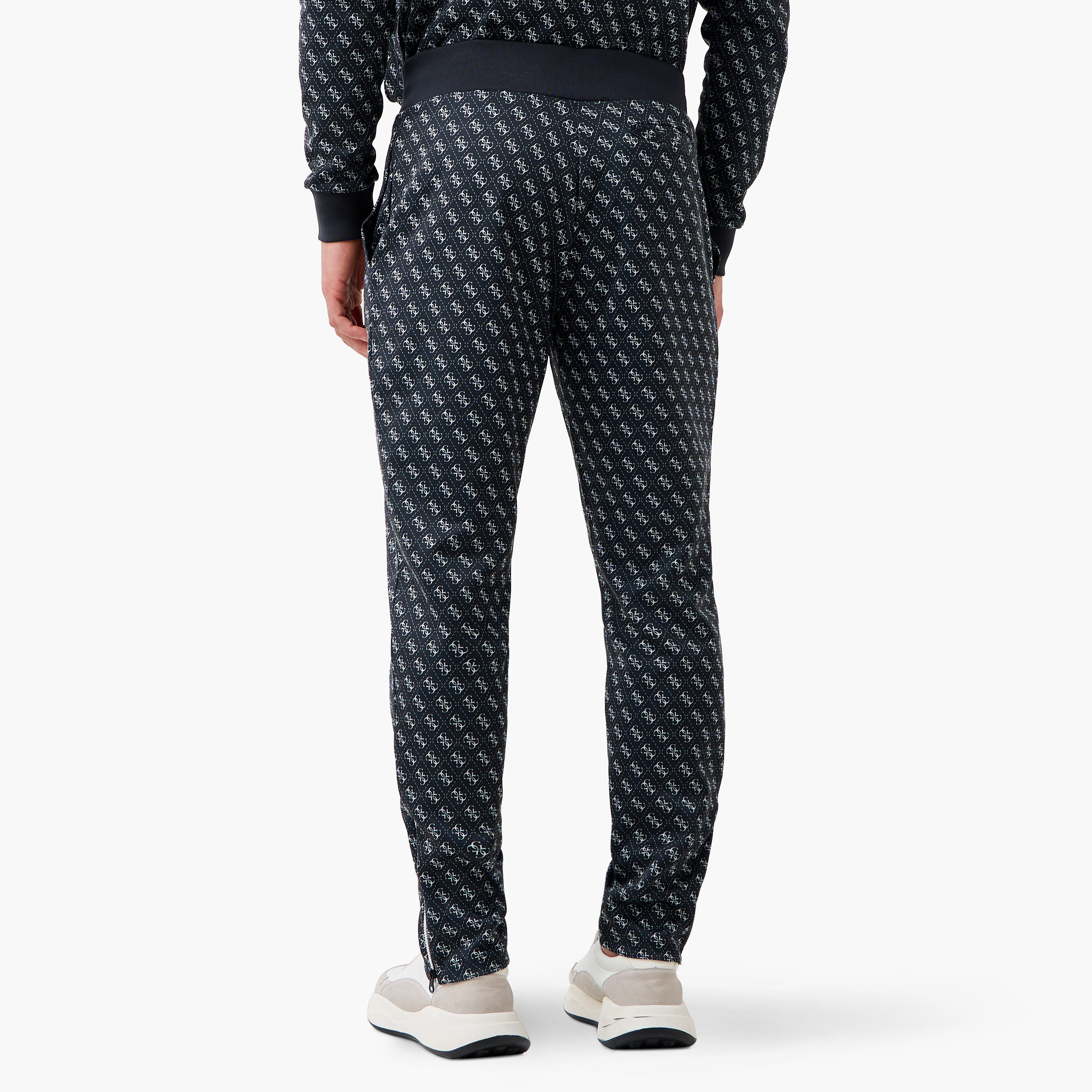 بنطلون رياضي برباط إغلاق وجيوب وطبعات من جيس-men-clothing-bottoms-joggers-image-3