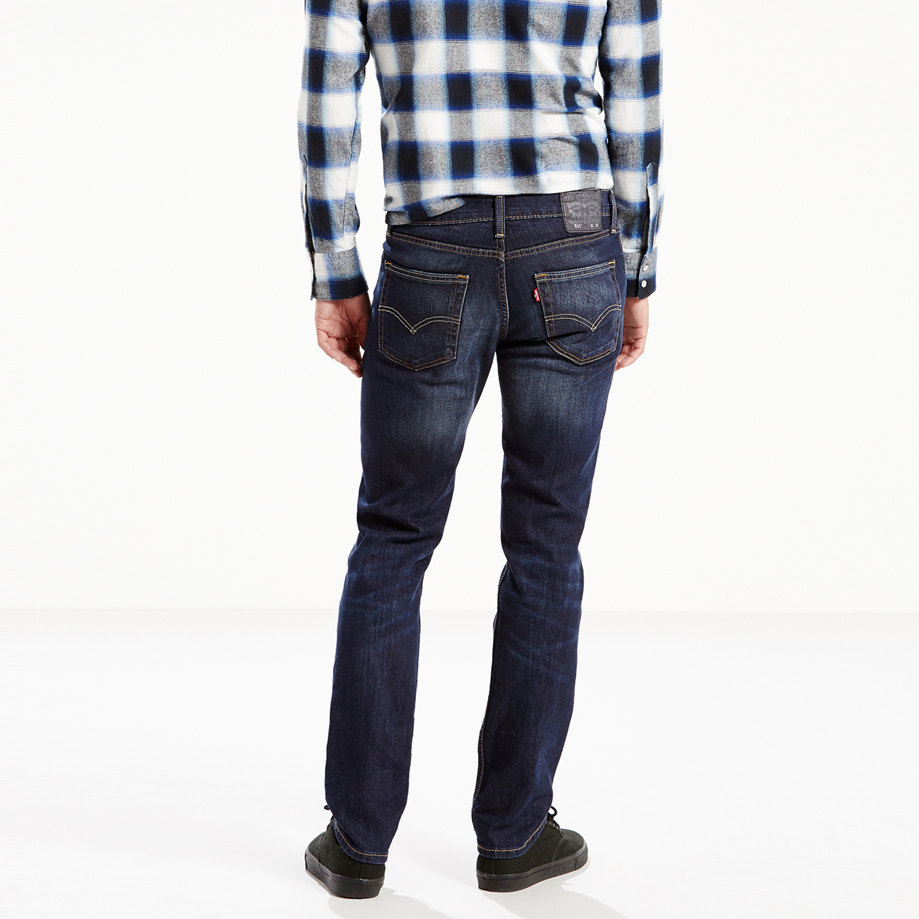 بنطال جينز من ليفايز 511 ذو قصة ضيقة وجيب متوسط الارتفاع-men-clothing-bottoms-jeans-image-4