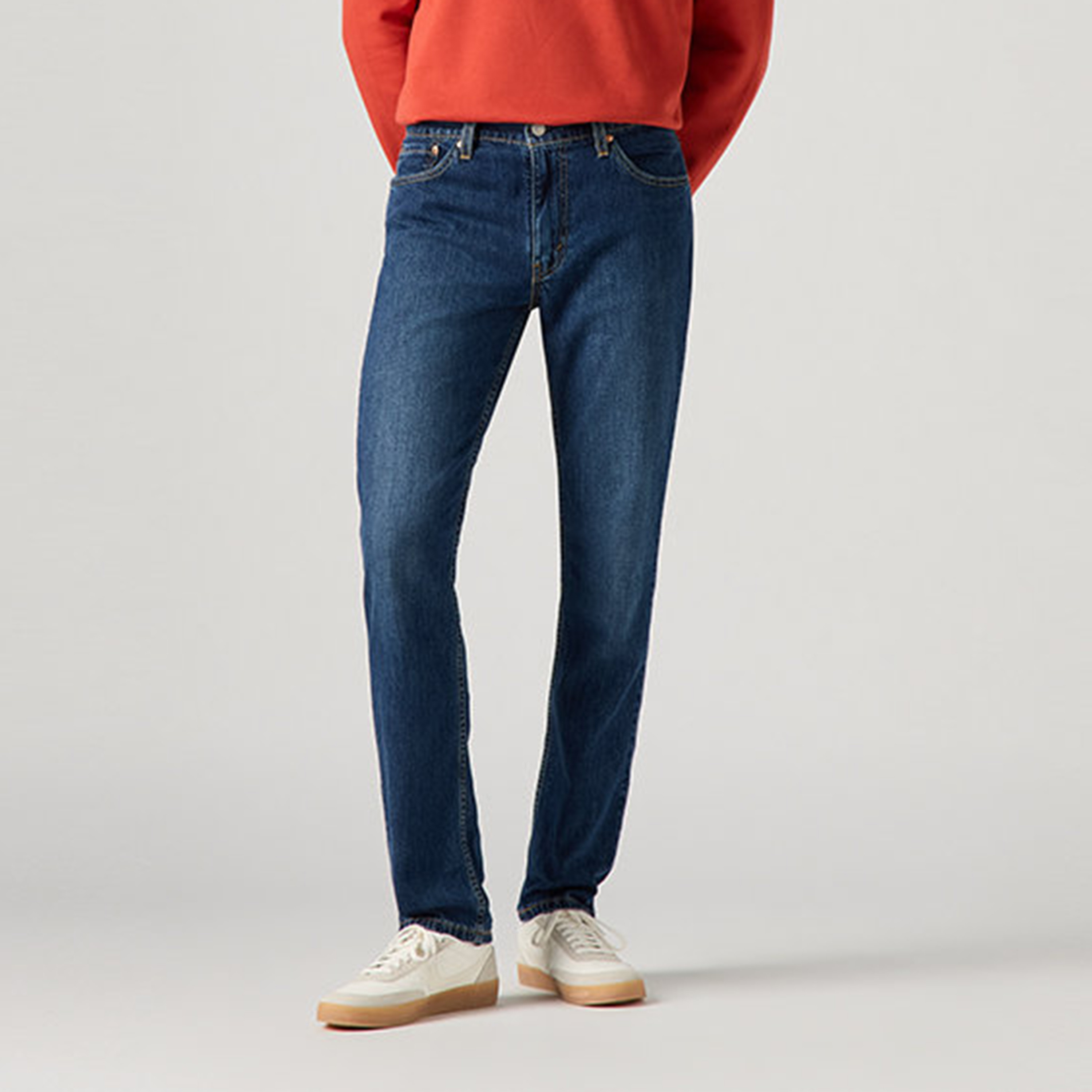 جينز رجالي Levi's 511 بقصة ضيقة سادة باللون الأزرق، طول الساق الداخلي 32-men-clothing-jeans-image-1