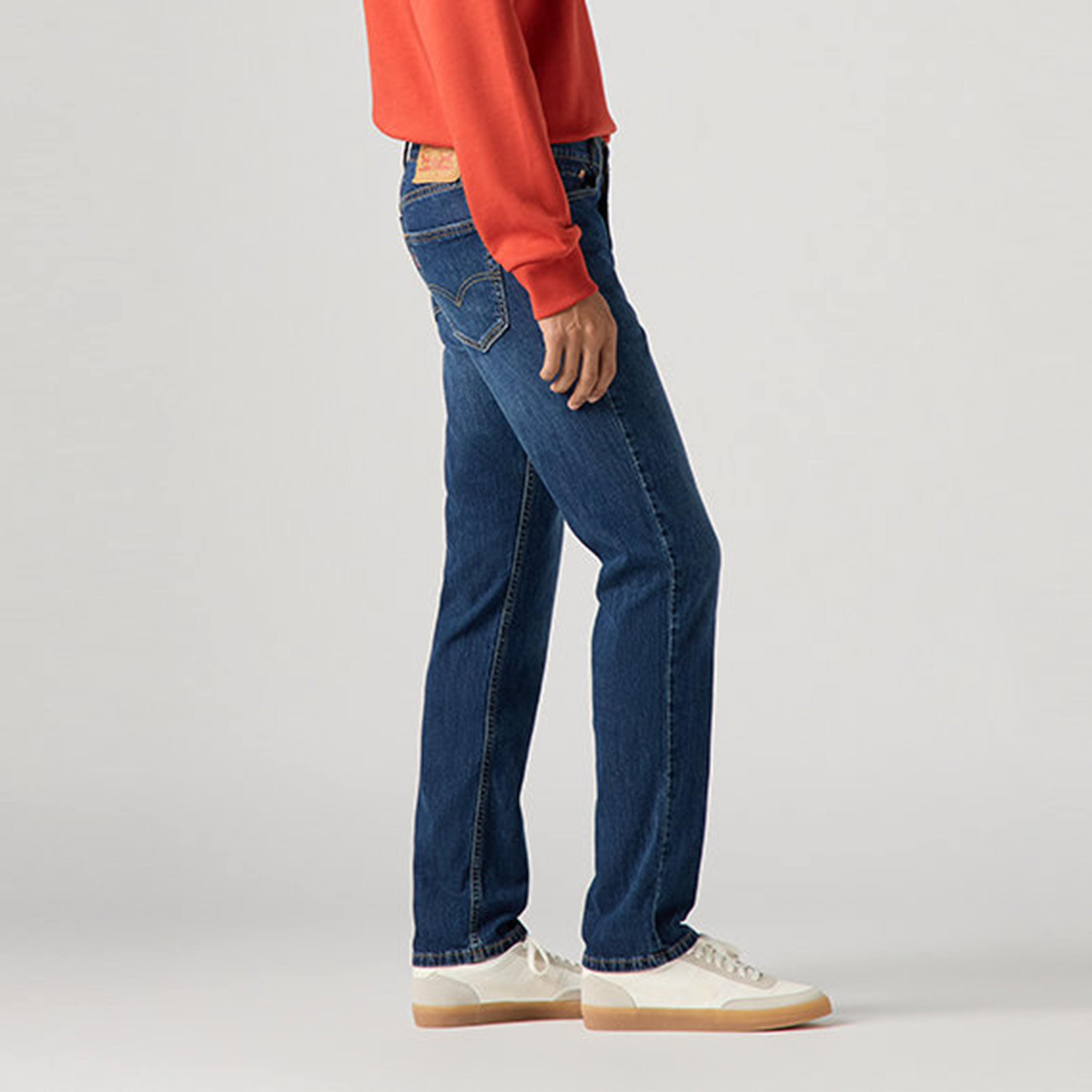 جينز رجالي Levi's 511 بقصة ضيقة سادة باللون الأزرق، طول الساق الداخلي 32-men-clothing-jeans-image-3
