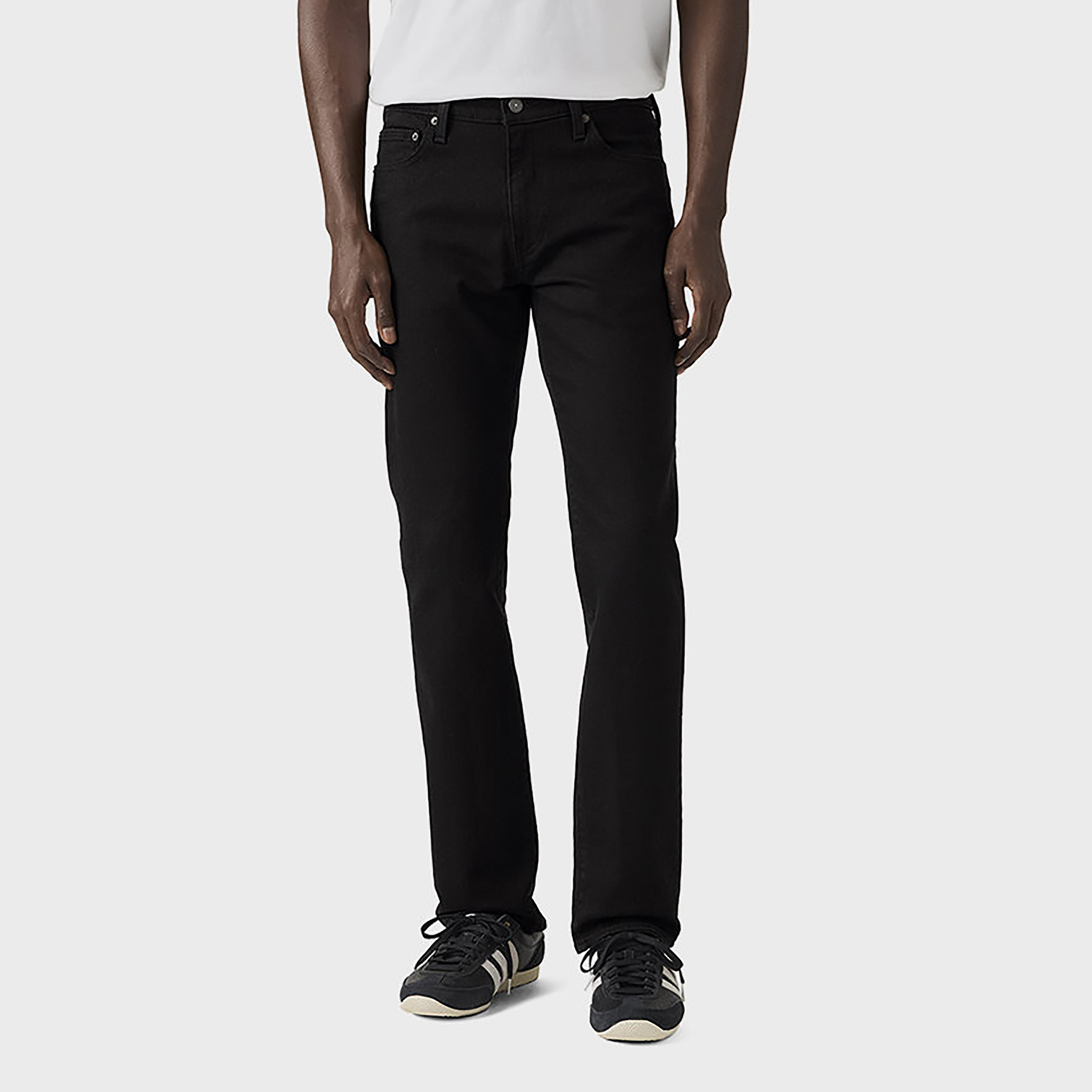 جينز رجالي Levi's 511 بقصة ضيقة سادة باللون الأسود، طول الساق الداخلي 32-men-clothing-jeans-image-1