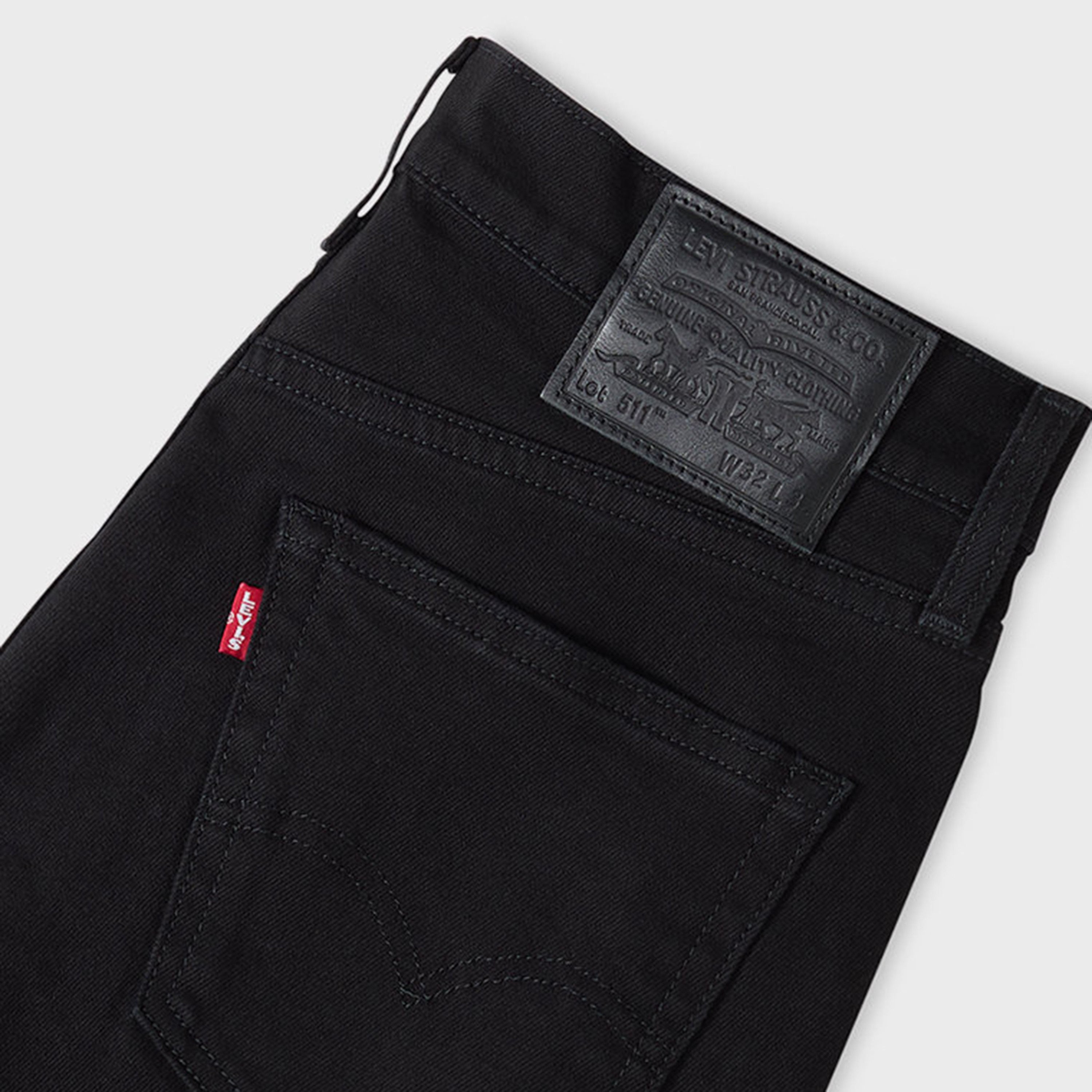 جينز رجالي Levi's 511 بقصة ضيقة سادة باللون الأسود، طول الساق الداخلي 32-men-clothing-jeans-image-4