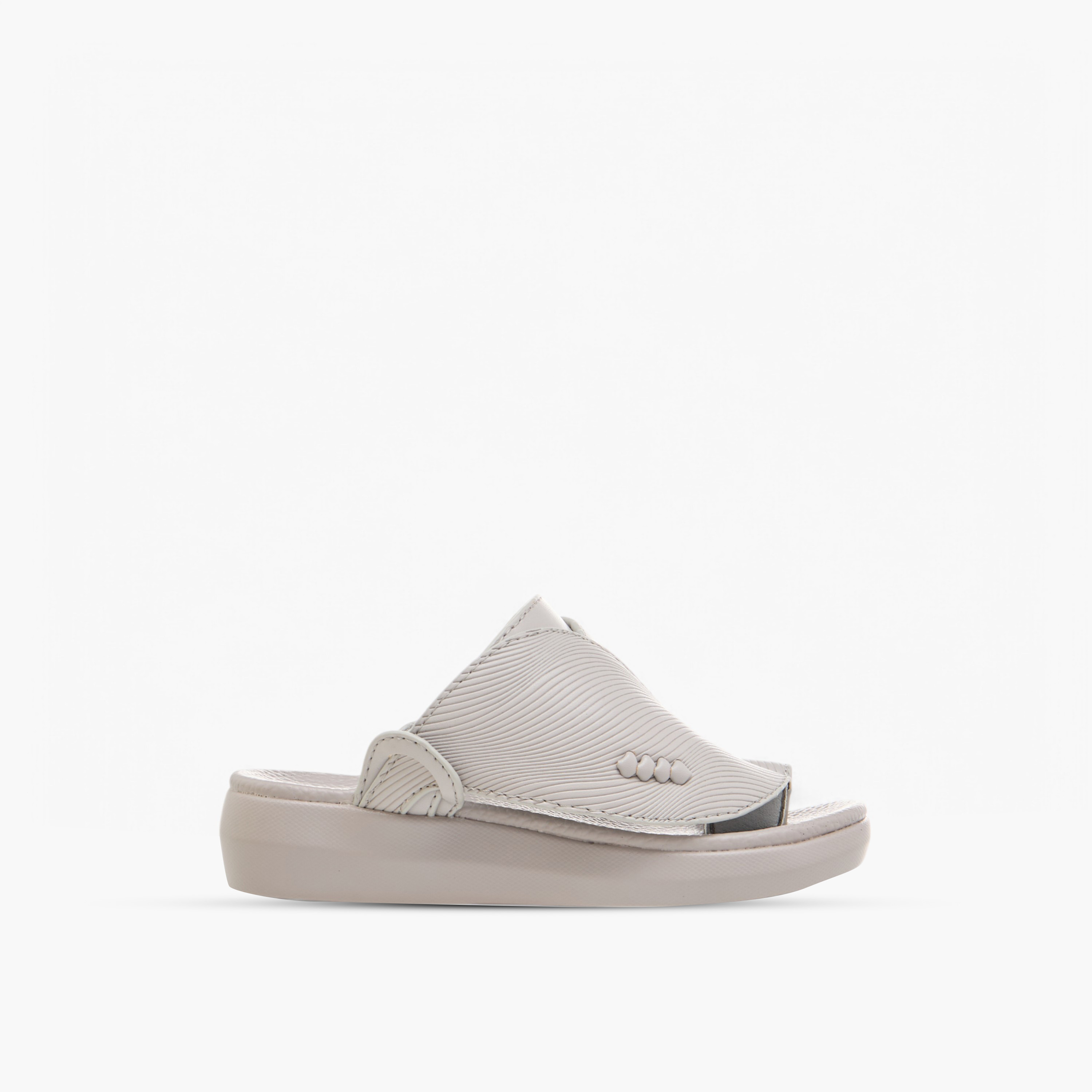 Al Waha Textured Slip-On Arabic Sandals with Toe Loop Detail-boys-shoes-sandals-image-2