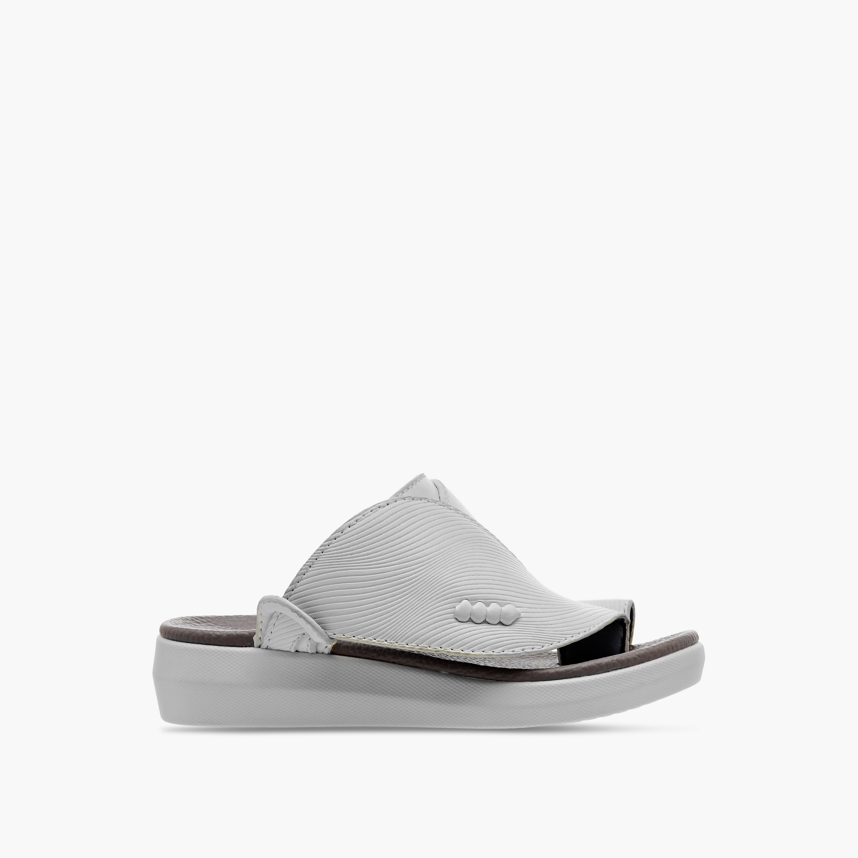 Al Waha Textured Slip-On Arabic Sandals with Toe Loop Detail-boys-shoes-sandals-image-2