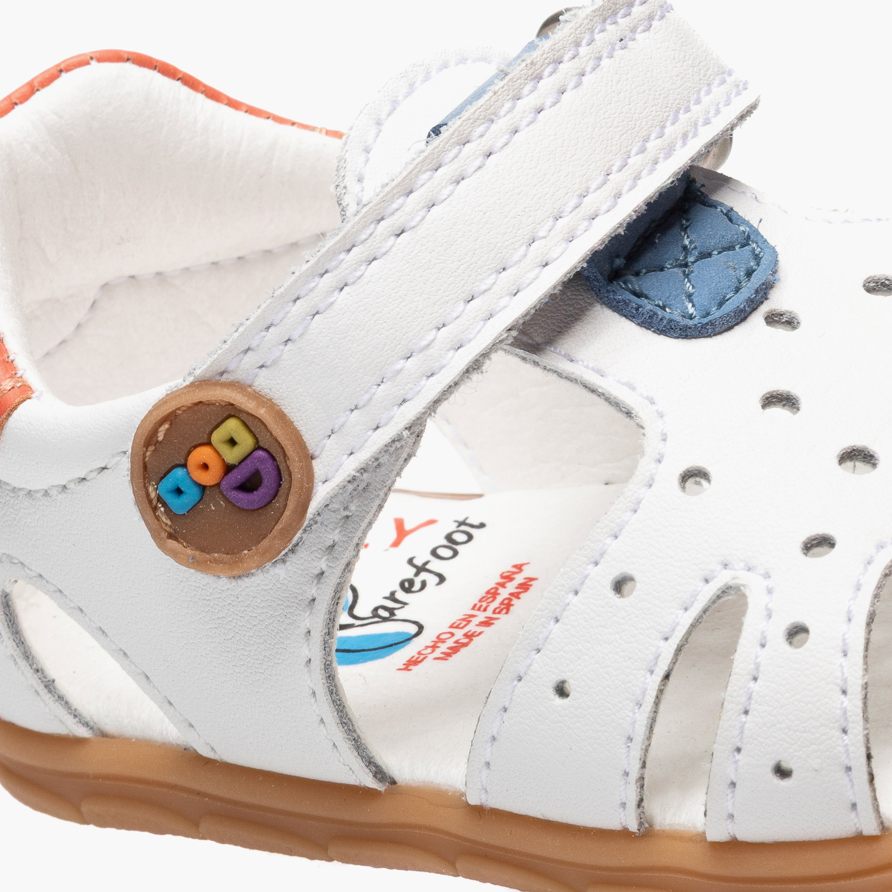 صندل بتصميم مفرغ وشريط إغلاق لاصق من بابلوسكي-baby-boys-shoes-sandals-image-1