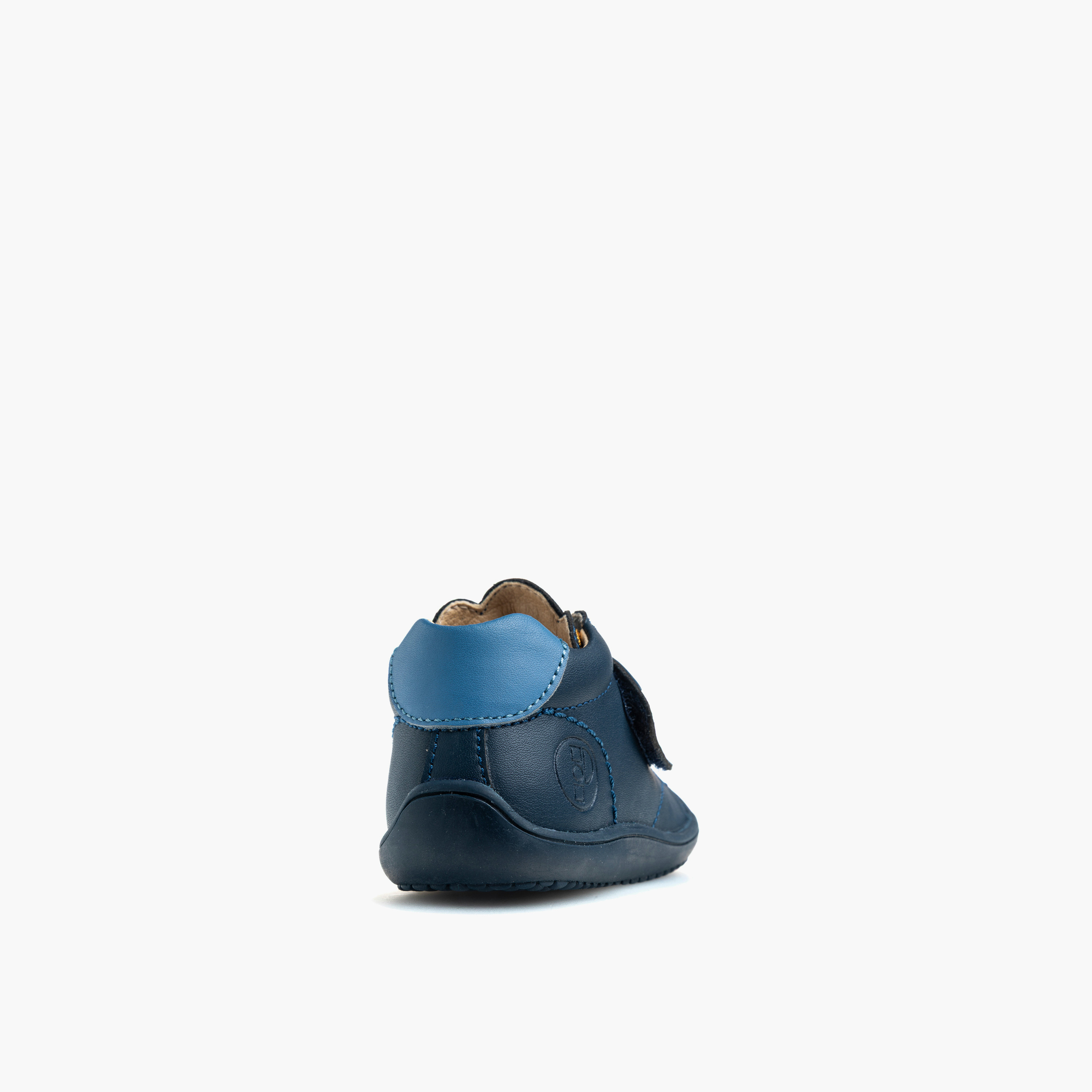 أبوات بشريط إغلاق لاصق وتفاصيل حياكة من بابلوسكي-baby-boys-shoes-closedshoes-image-2