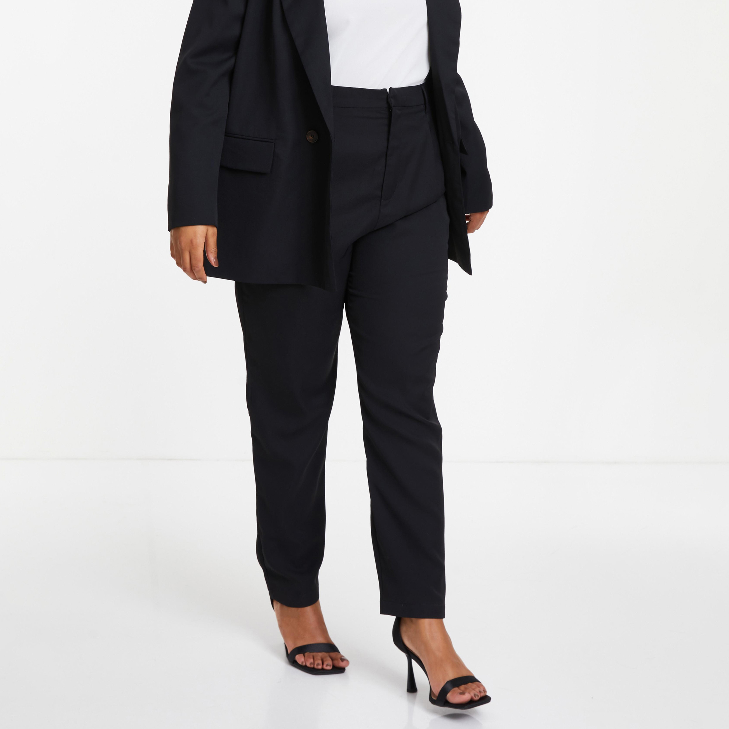تراوزر سادة مرتفع الارتفاع ومُصمم بطيات أمامية من كويز-women-clothing-bottoms-trousers-image-4