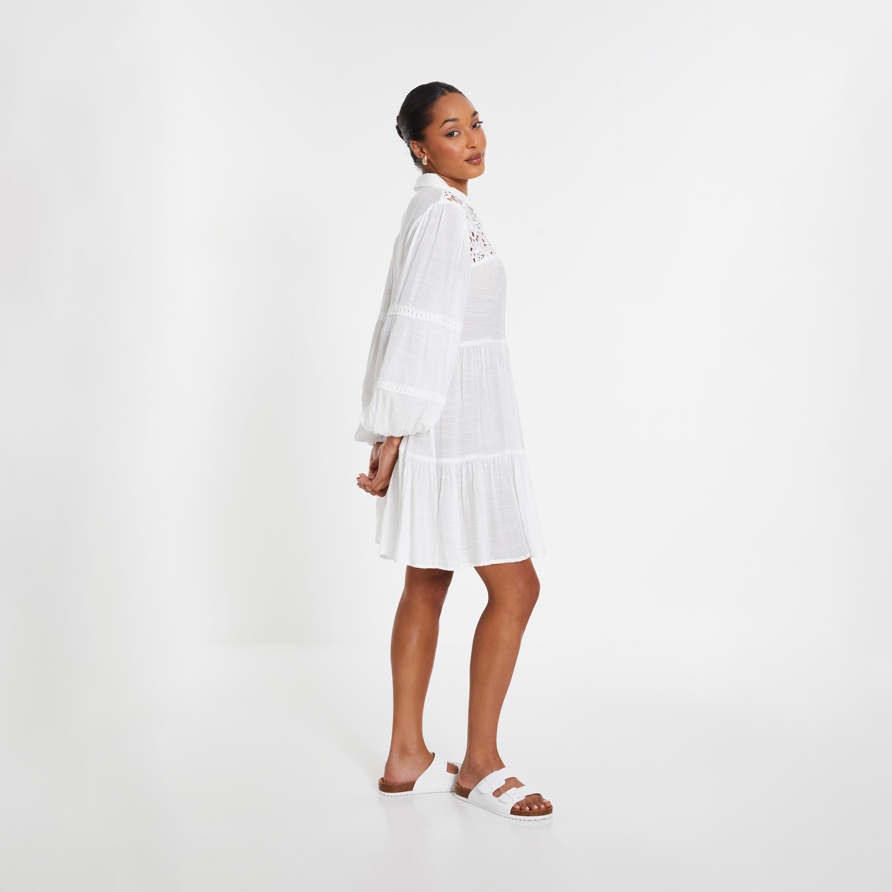 كويز- فستان قصير ببطانة كروشيه أبيض -women-clothing-dresses-image-3
