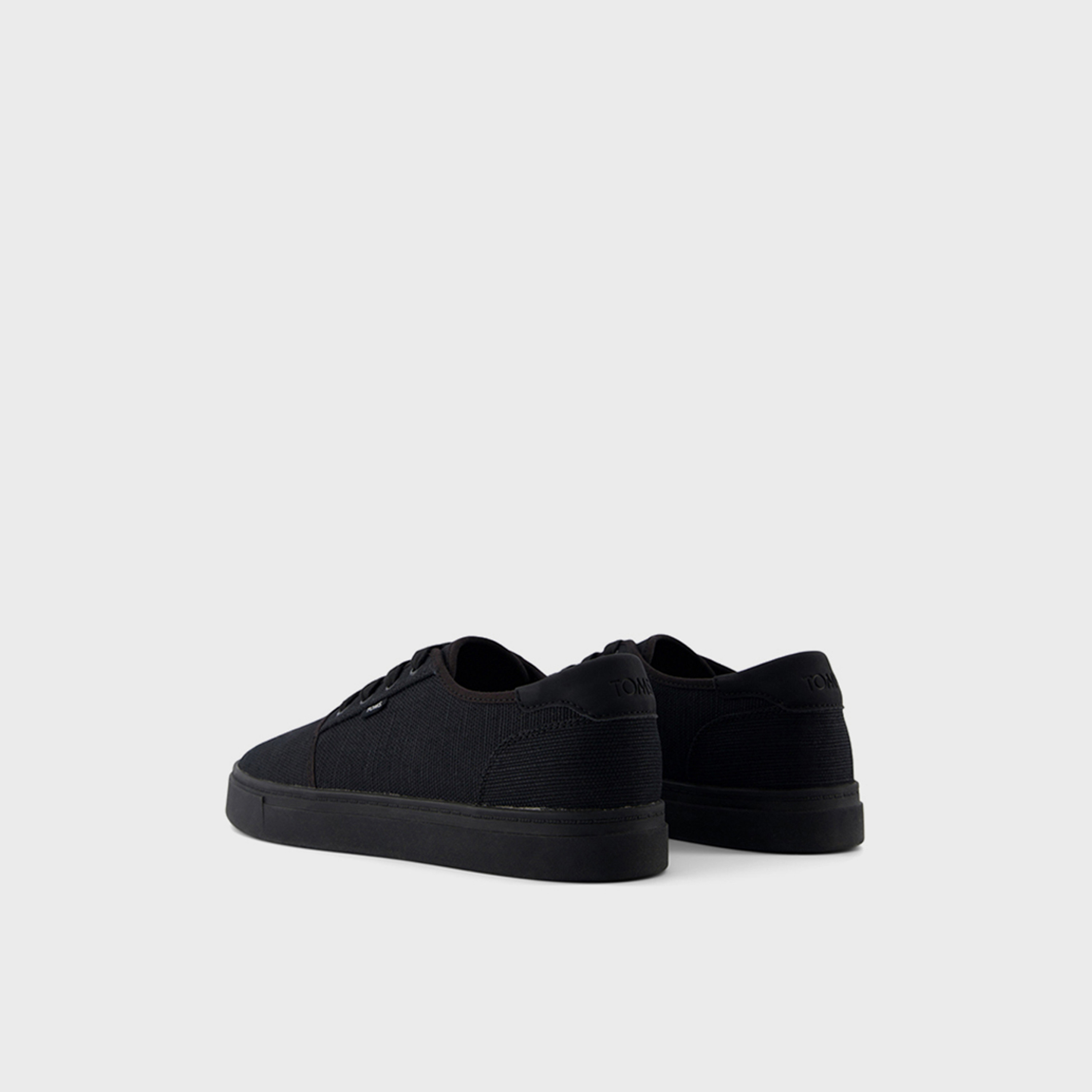 تومز - حذاء رياضي كارلو 2.0 رجالي  برباط يصل إلى الكاحل | 10022028-men-shoes-sneakers-image-2