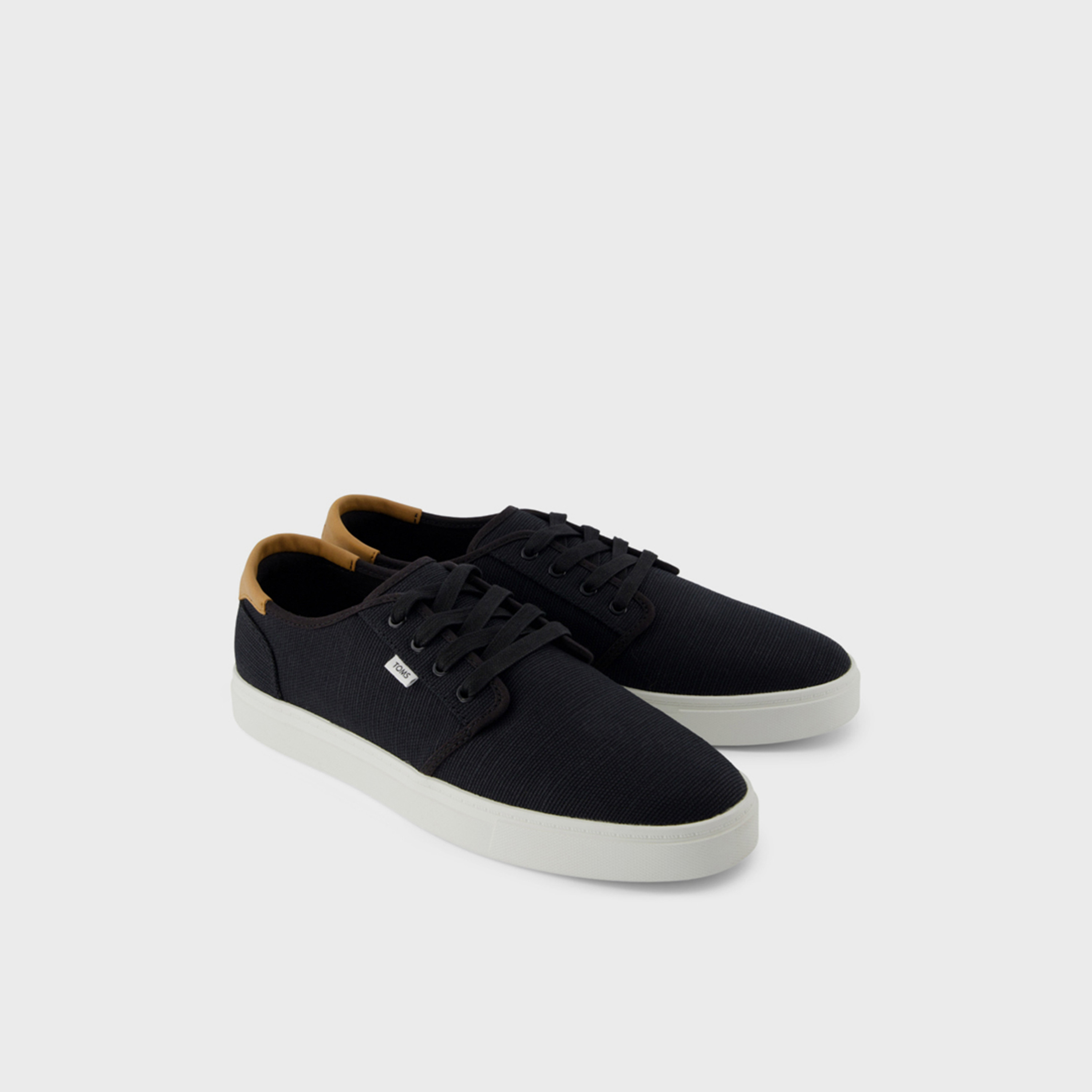 تومز - حذاء رياضي كارلو 2.0 رجالي  برباط يصل إلى الكاحل | 10022048-men-shoes-sneakers-image-1