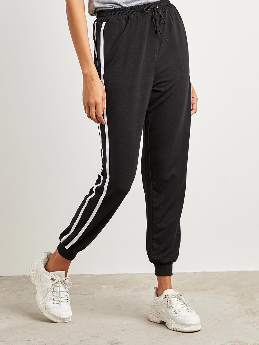 تيشيرت وبنطلون رياضي بخطوط جانبية من ستايلي-women-clothing-nightwear-pyjamas-bottoms-image-5