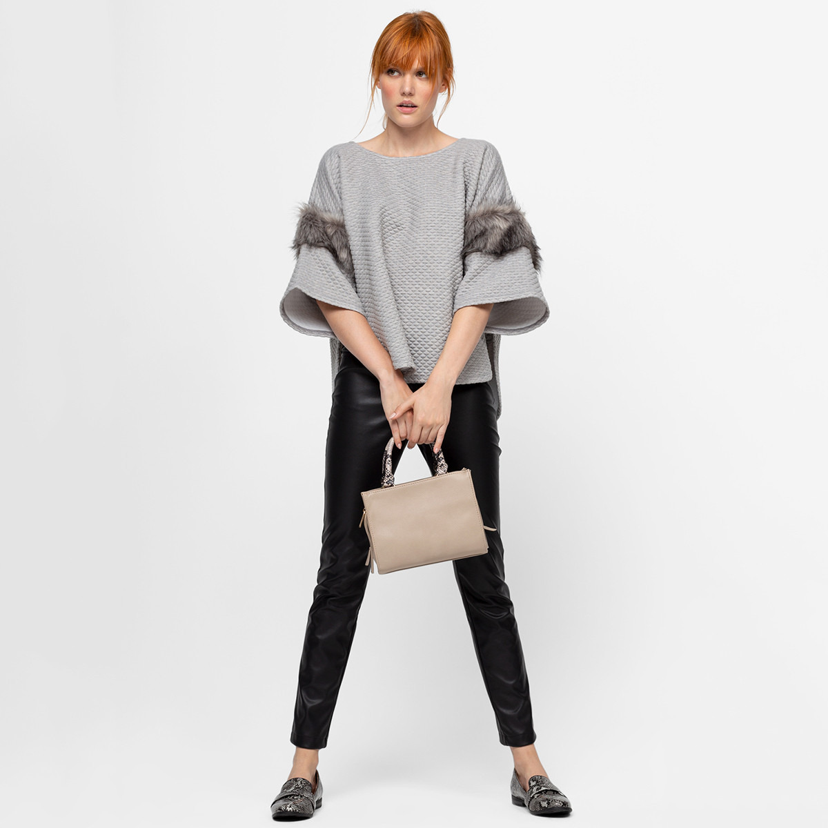 سويت شيرت بارز الملمس بياقة مستديرة وأكمام بتفاصيل فرو من رينا-women-clothing-cardigansandjumpers-cardigans-image-7