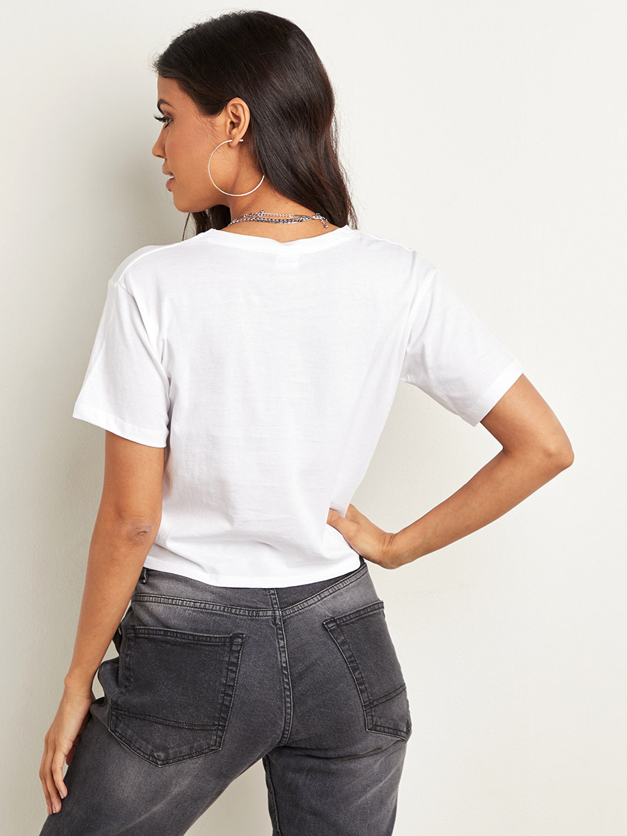 تيشيرت مطبوع بتصميم ربطة من ستايلي-women-clothing-tshirts-image-3