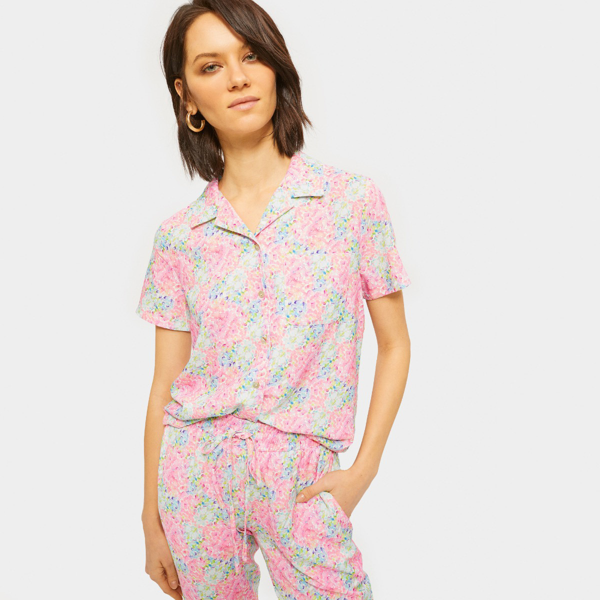 تيشيرت سليم بأكمام قصيرة وطبعات أزهار من رينا-women-clothing-shirtsandblouses-blouses-image-1