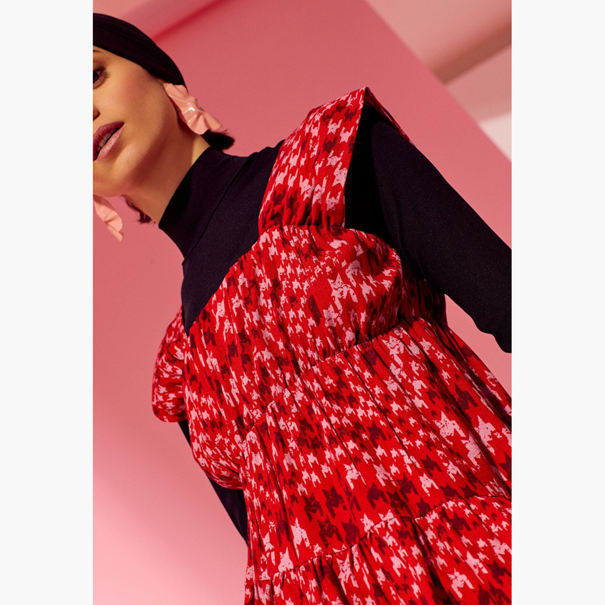 بلوزة بدون أكمام متعددة الطبقات بطبعات وياقة مربعة من رينا-women-clothing-shirtsandblouses-blouses-image-2