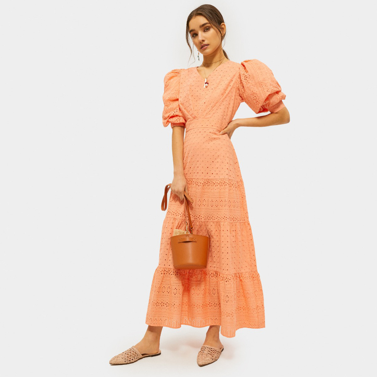 فستان طويل إيه لاين بارز الملمس بياقة V وأكمام منتفخة من رينا-women-clothing-dresses-image-1