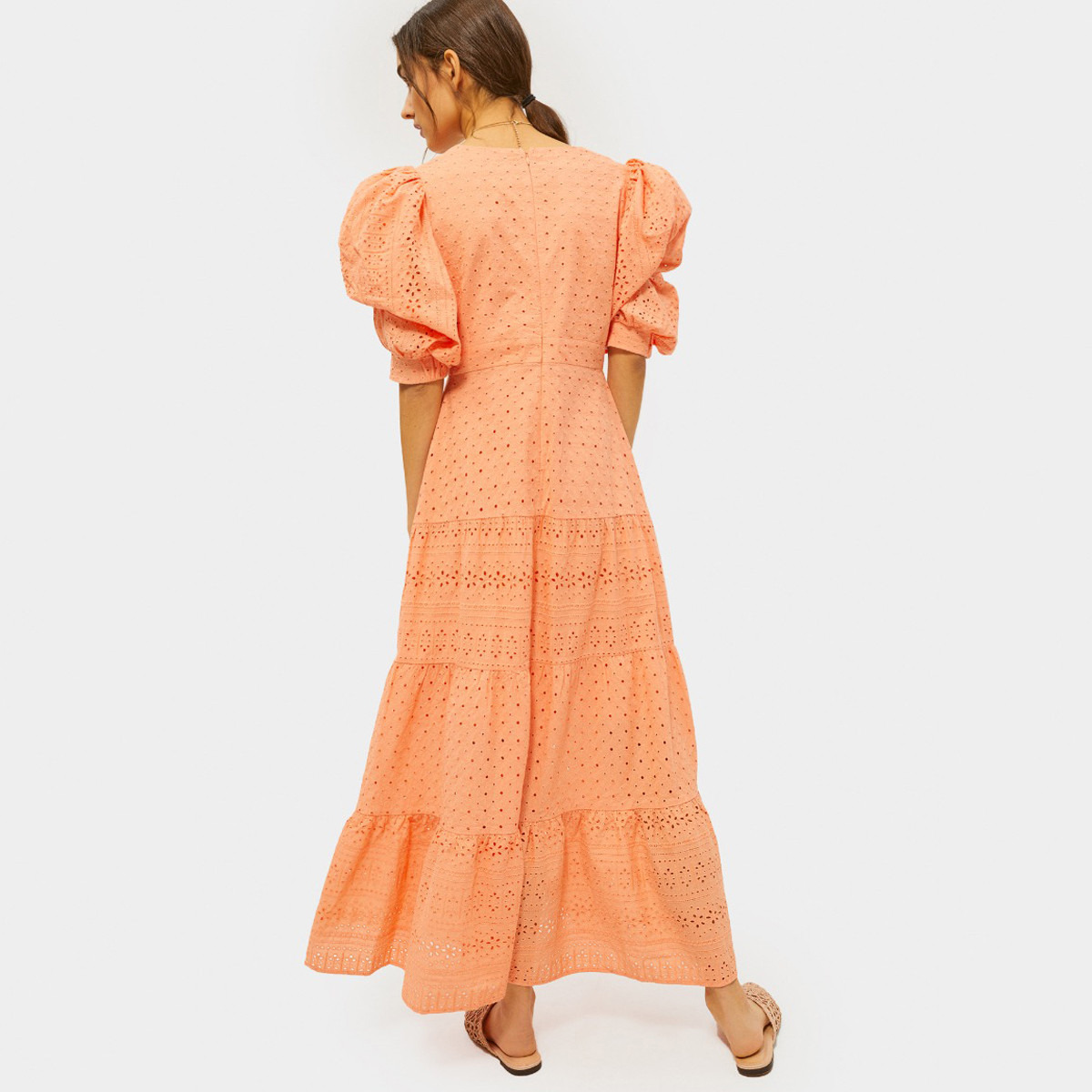 فستان طويل إيه لاين بارز الملمس بياقة V وأكمام منتفخة من رينا-women-clothing-dresses-image-3