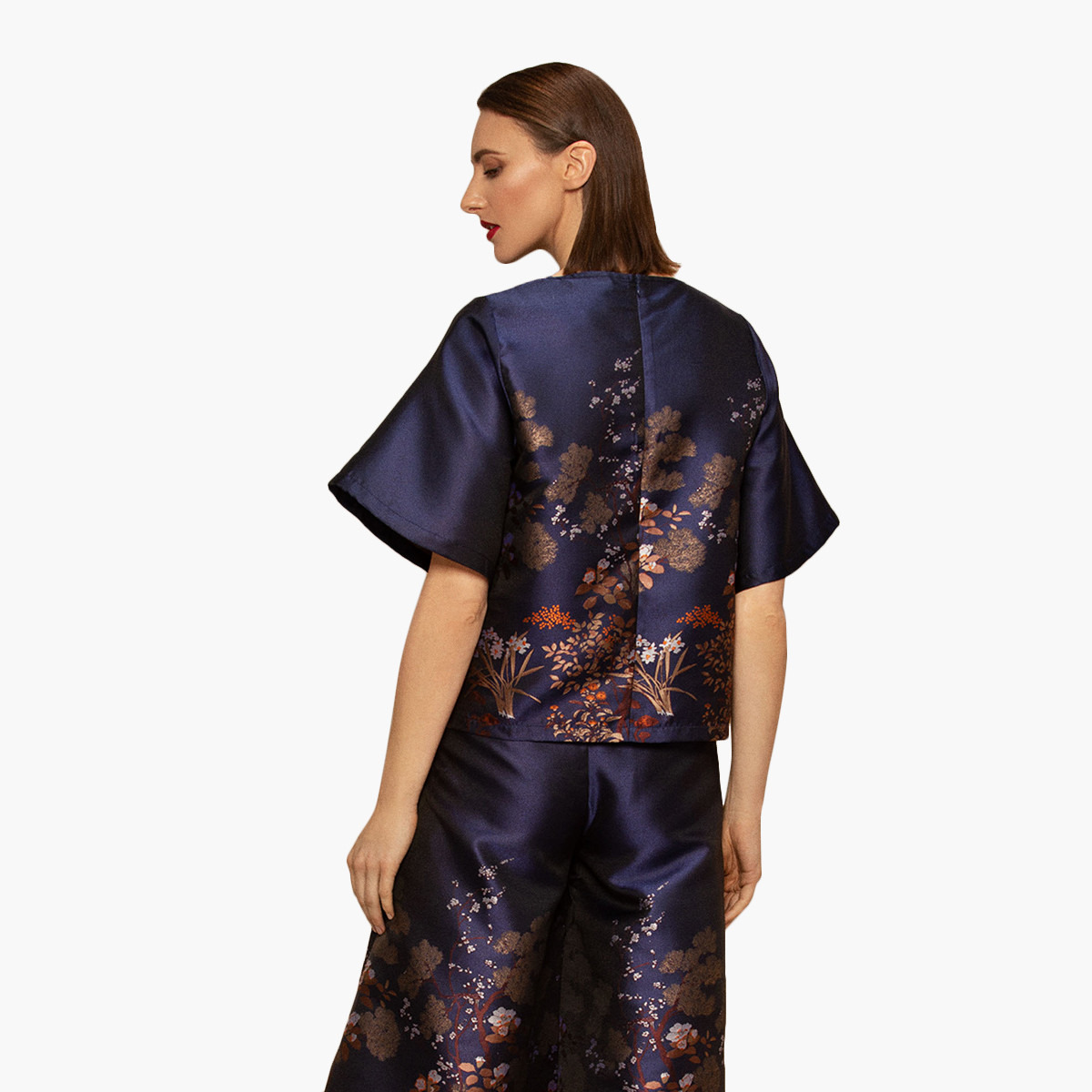 بلوزة بياقة ضيّقة وأكمام قصيرة وطبعات أزهار من رينا-women-clothing-shirtsandblouses-blouses-image-2