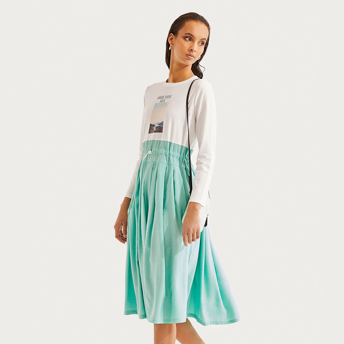 فستان ميدي إيه لاين قوالب ملوّنة بتفاصيل رباط من رينا-women-clothing-dresses-image-1