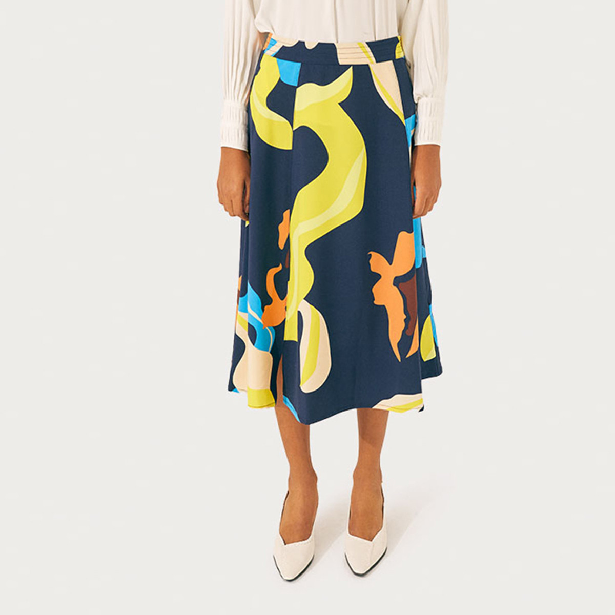 تنورة إيه لاين بطبعات وتفاصيل فتحة من رينا-women-clothing-bottoms-skirts-image-1