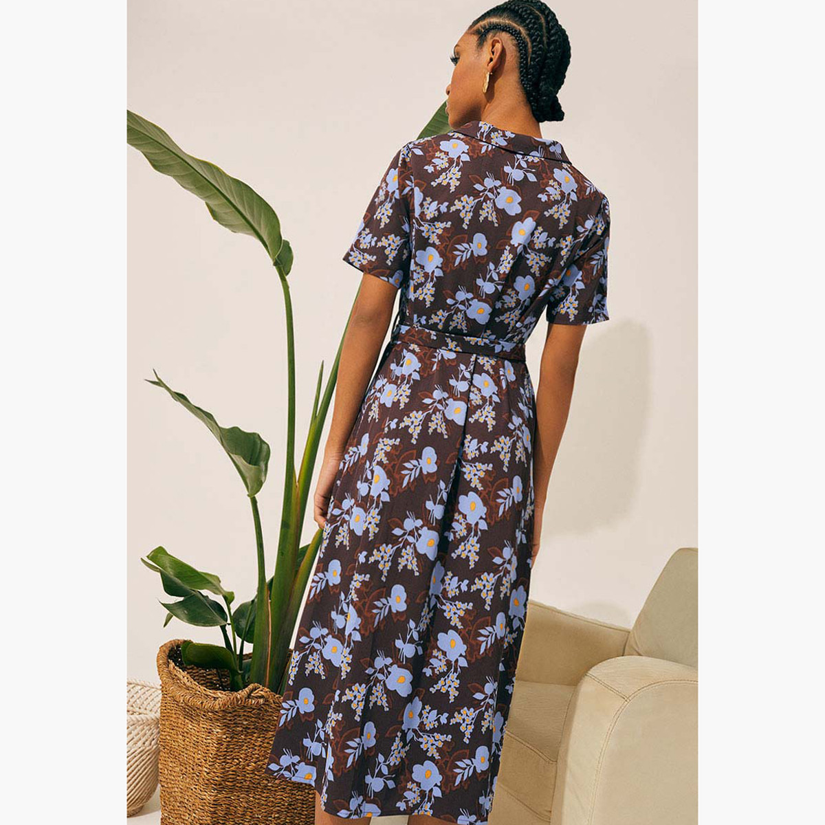 فستان إيه لاين ميدي بطبعات وياقة عادية وحزام من رينا-women-clothing-dresses-image-3