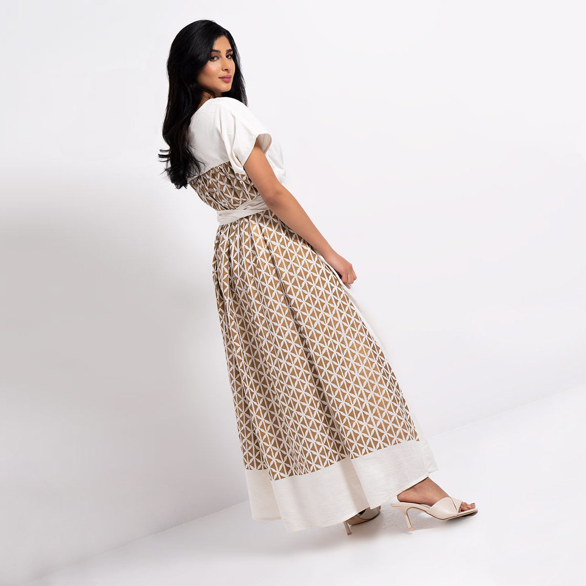 فستان إيه لاين طويل بأكمام قصيرة وياقة قارب من رينا-women-clothing-dresses-image-3