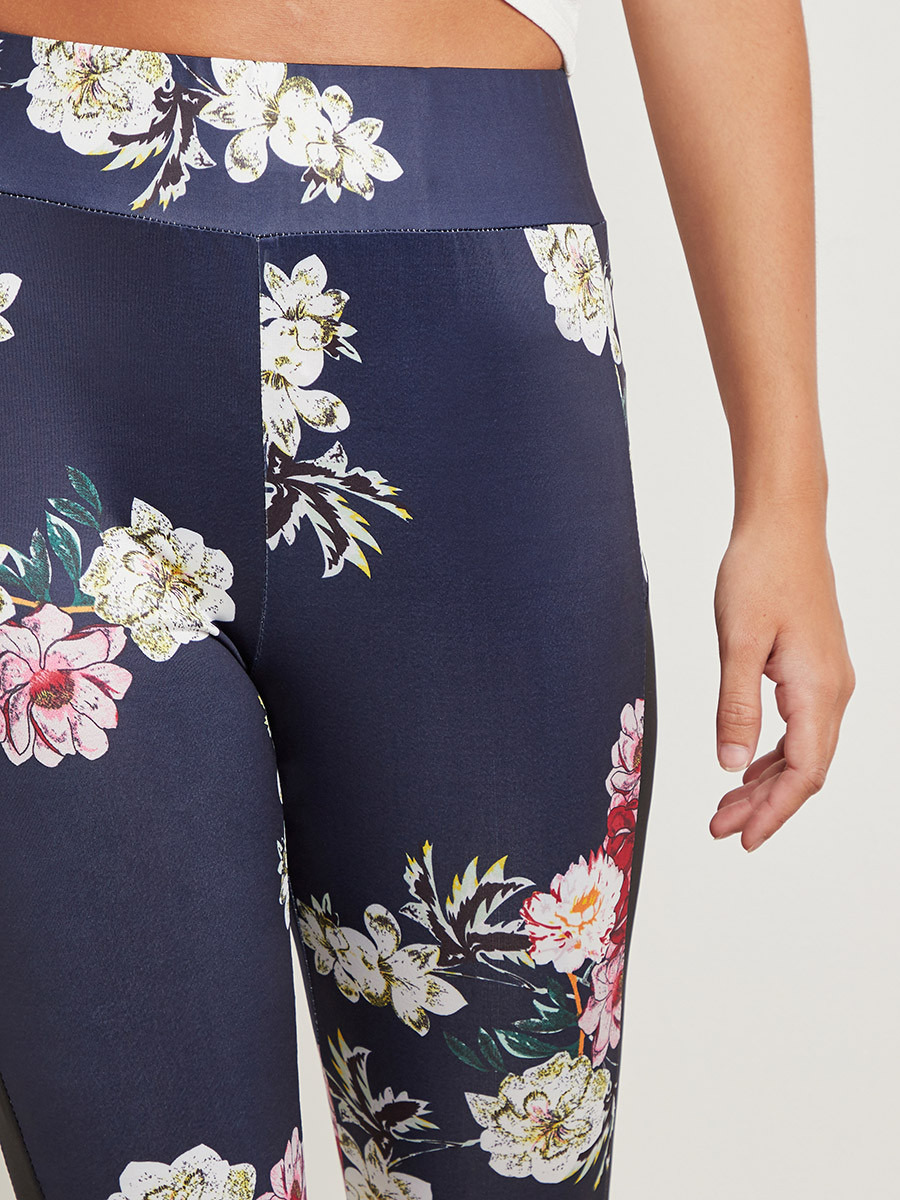 ليقنز مطبوع بتفاصيل شبكية جانبية من ستايلي-women-clothing-leggings-image-3