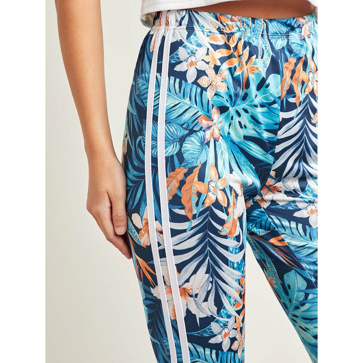 Styli Tropical Print Activewear Leggings-women-clothing-bottoms-leggings-image-3